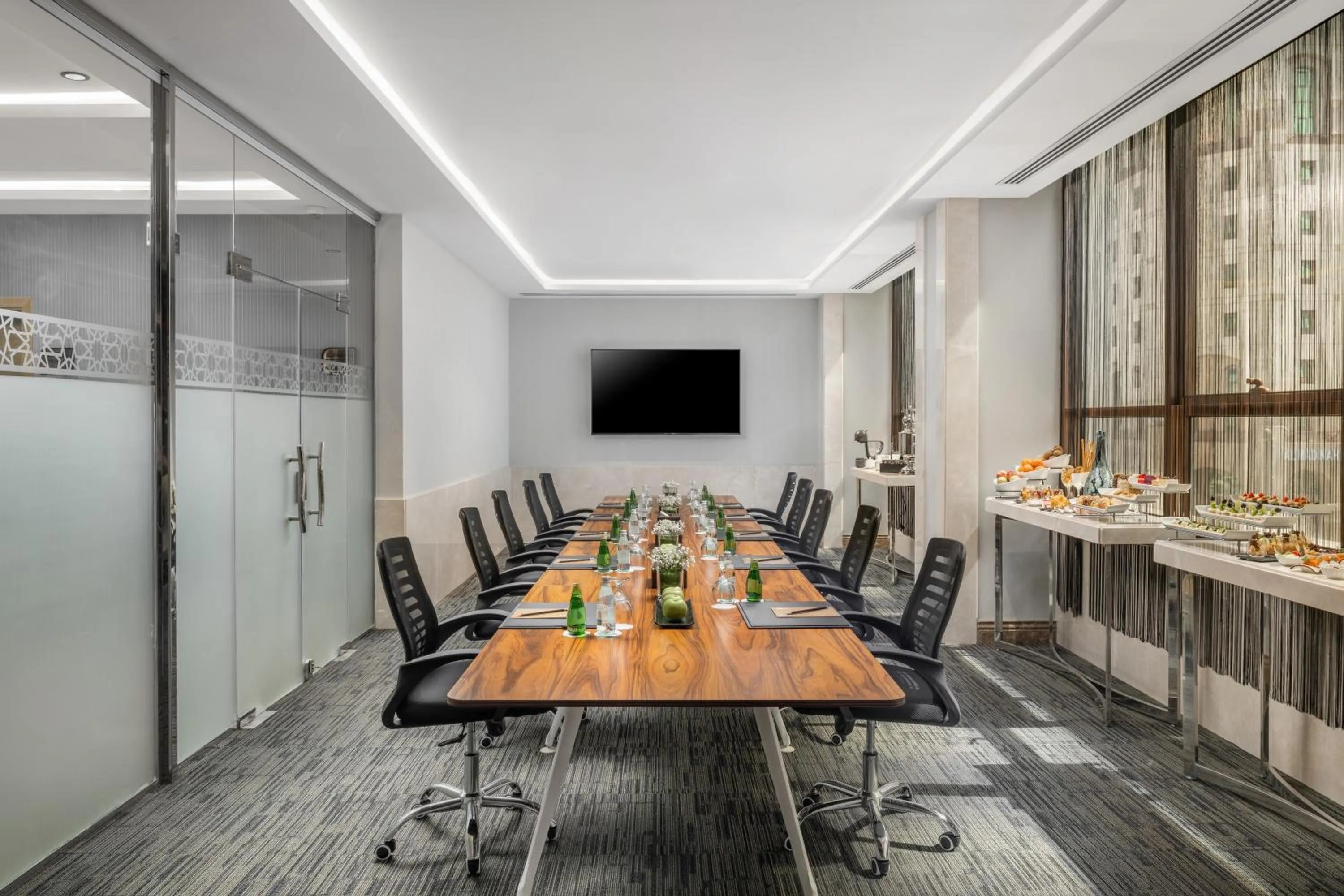 Business facilities in Elaf Al Taqwa Hotel