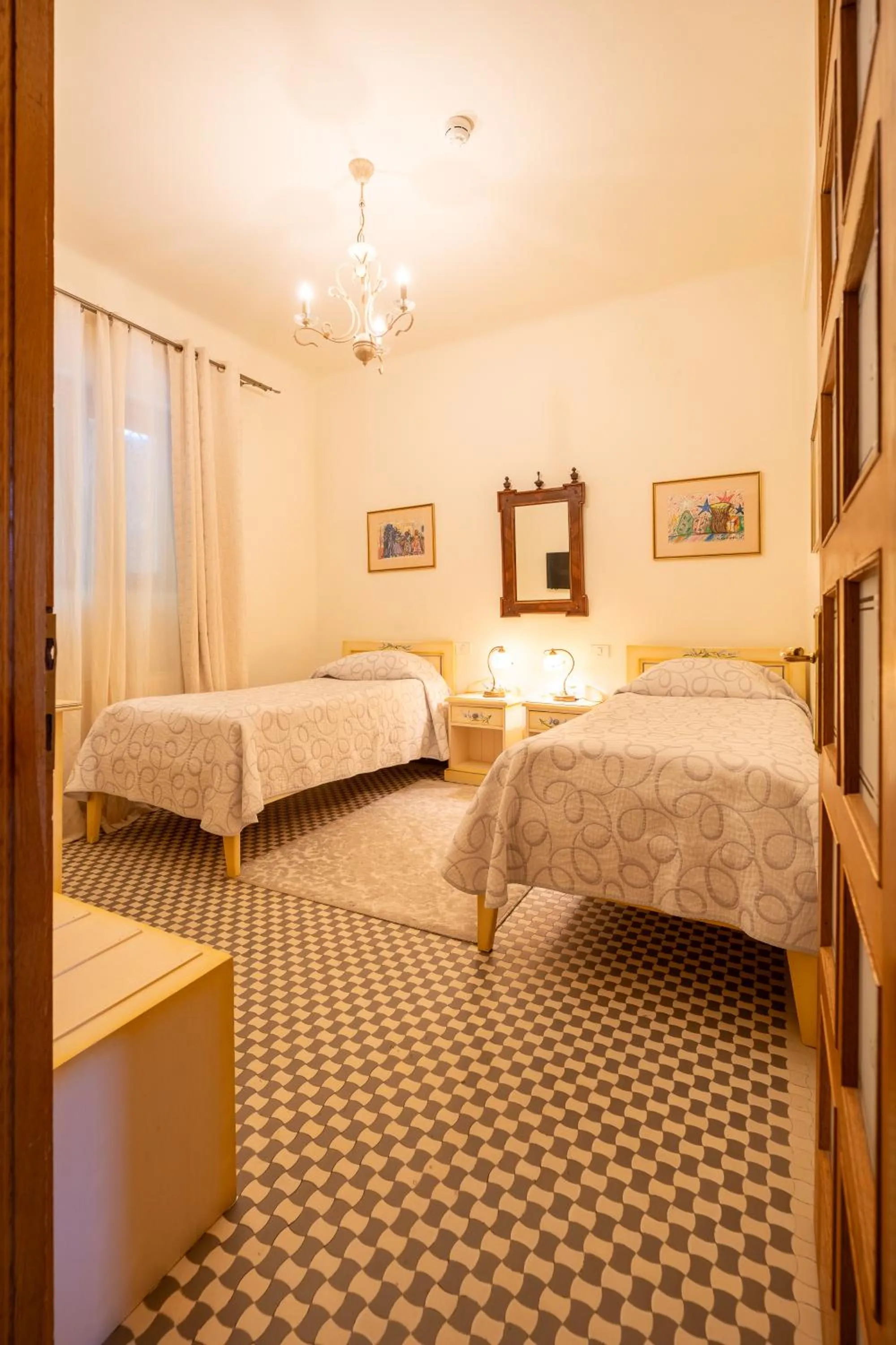 Bed in Pensiunea Casa Cranta