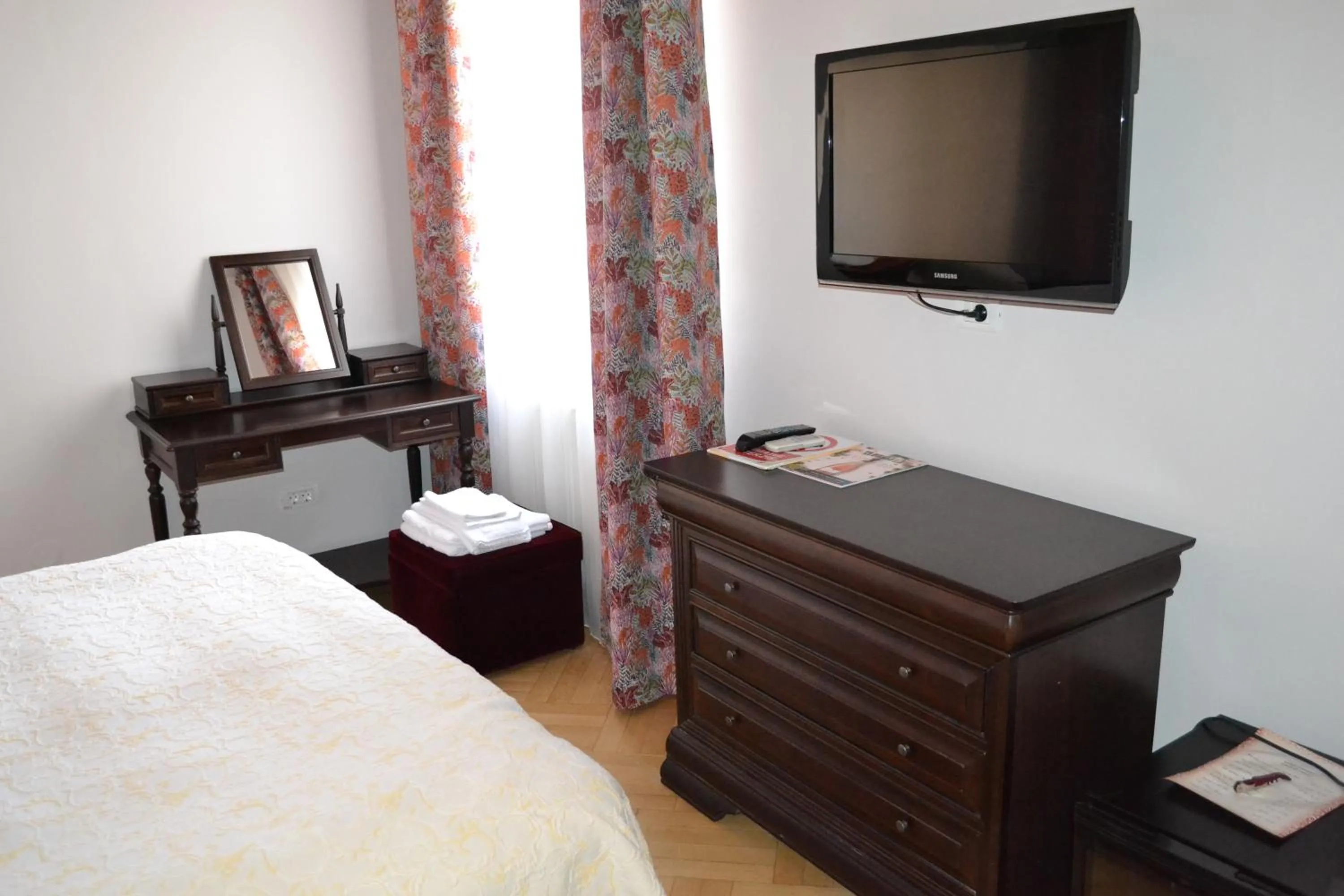 Double Room upper floors no elevator in Pensiunea Casa Cranta