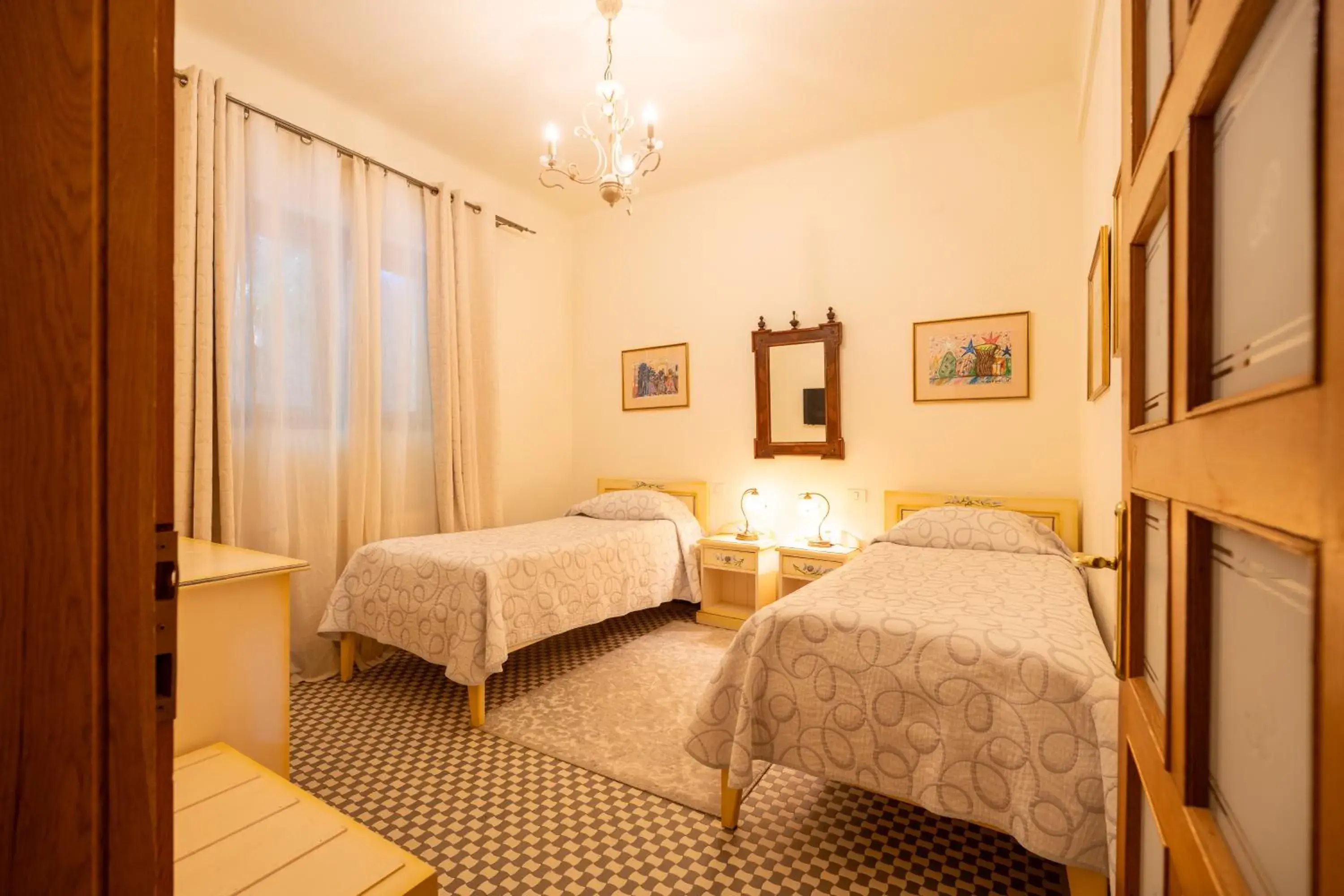 Twin Room upper floors no elevator in Pensiunea Casa Cranta Twin Room upper floors no elevator in Pensiunea Casa Cranta