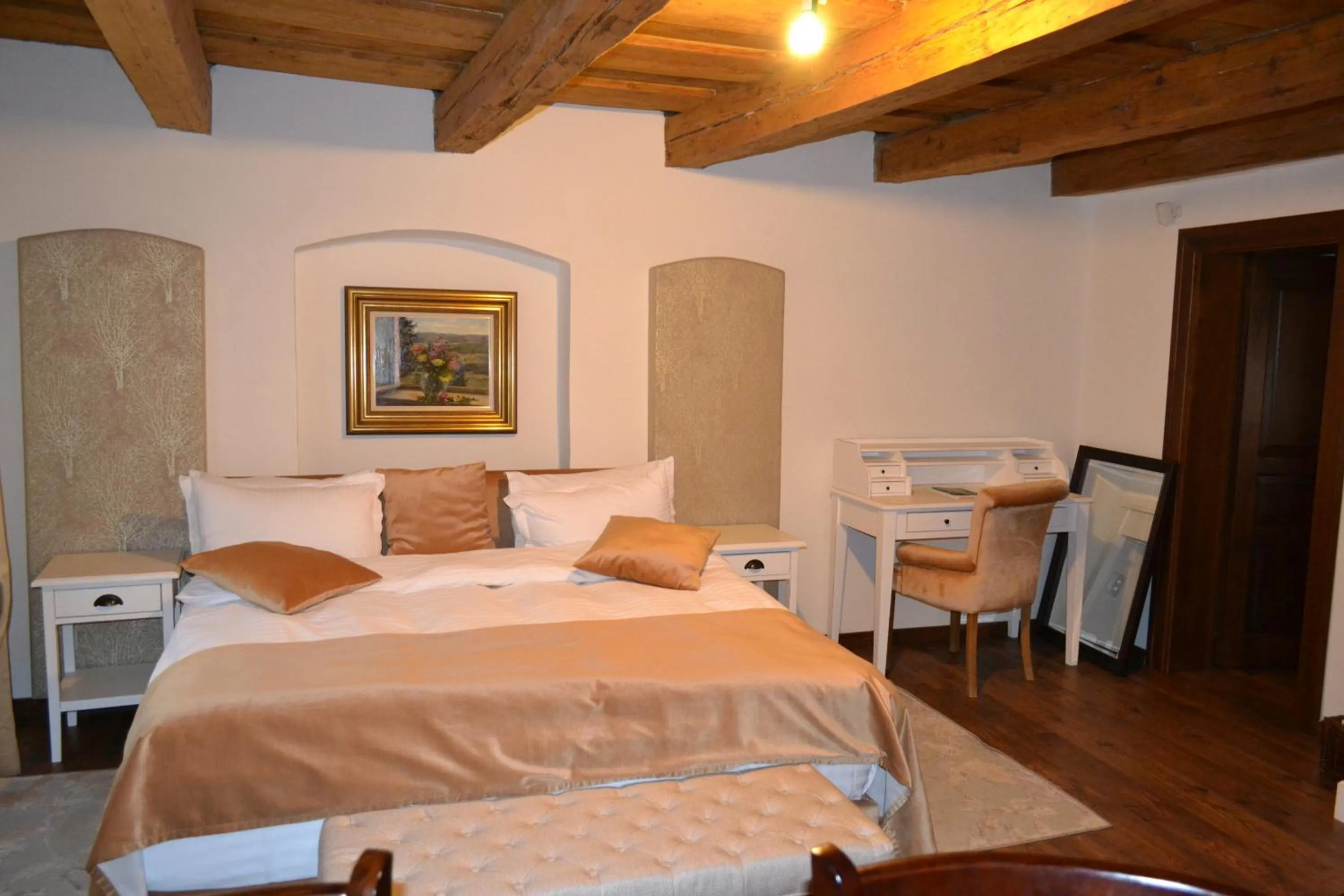 Two-Bedroom Apartment - Annex Building in Pensiunea Casa Cranta