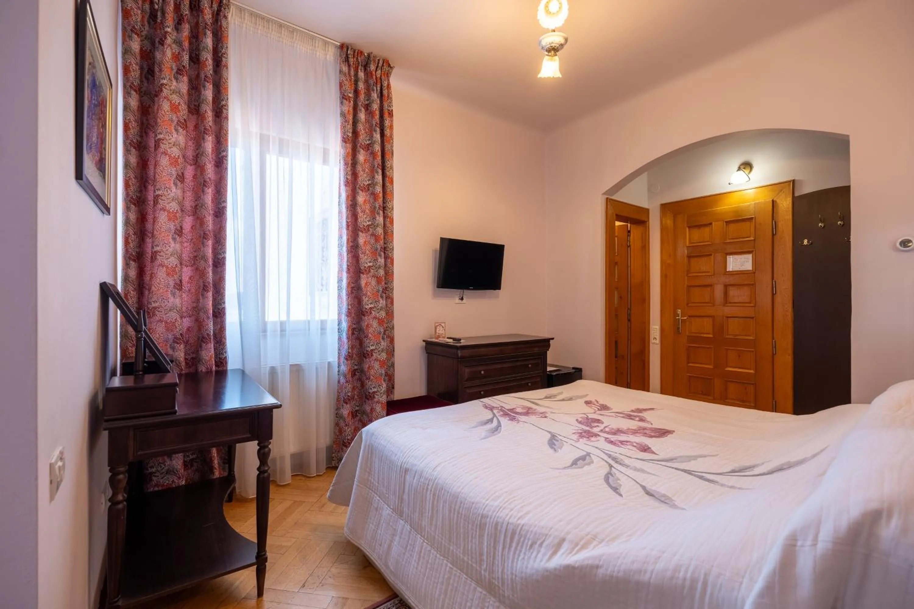 Bed in Pensiunea Casa Cranta