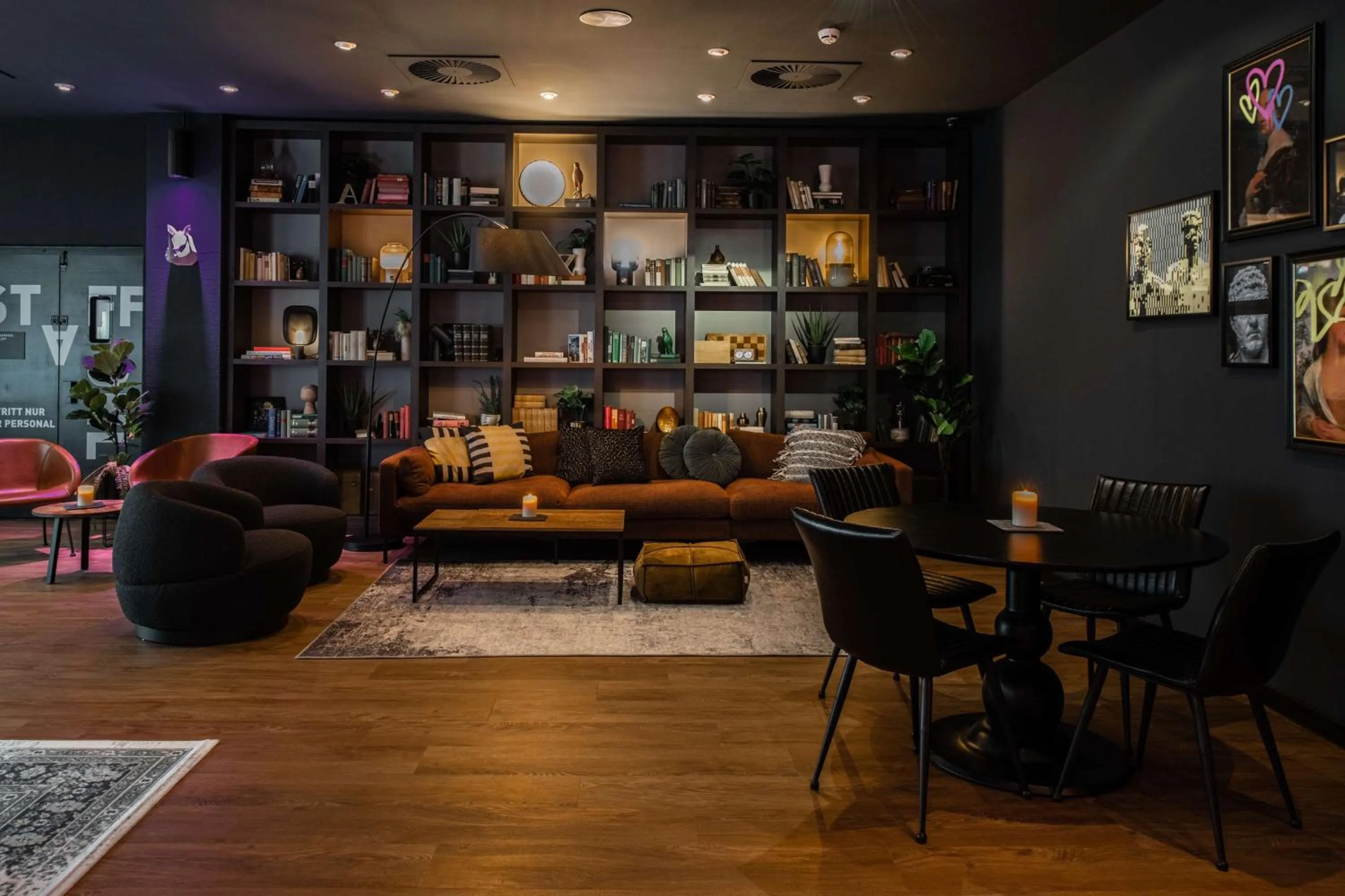 Lounge or bar in Pentahotel Bremen