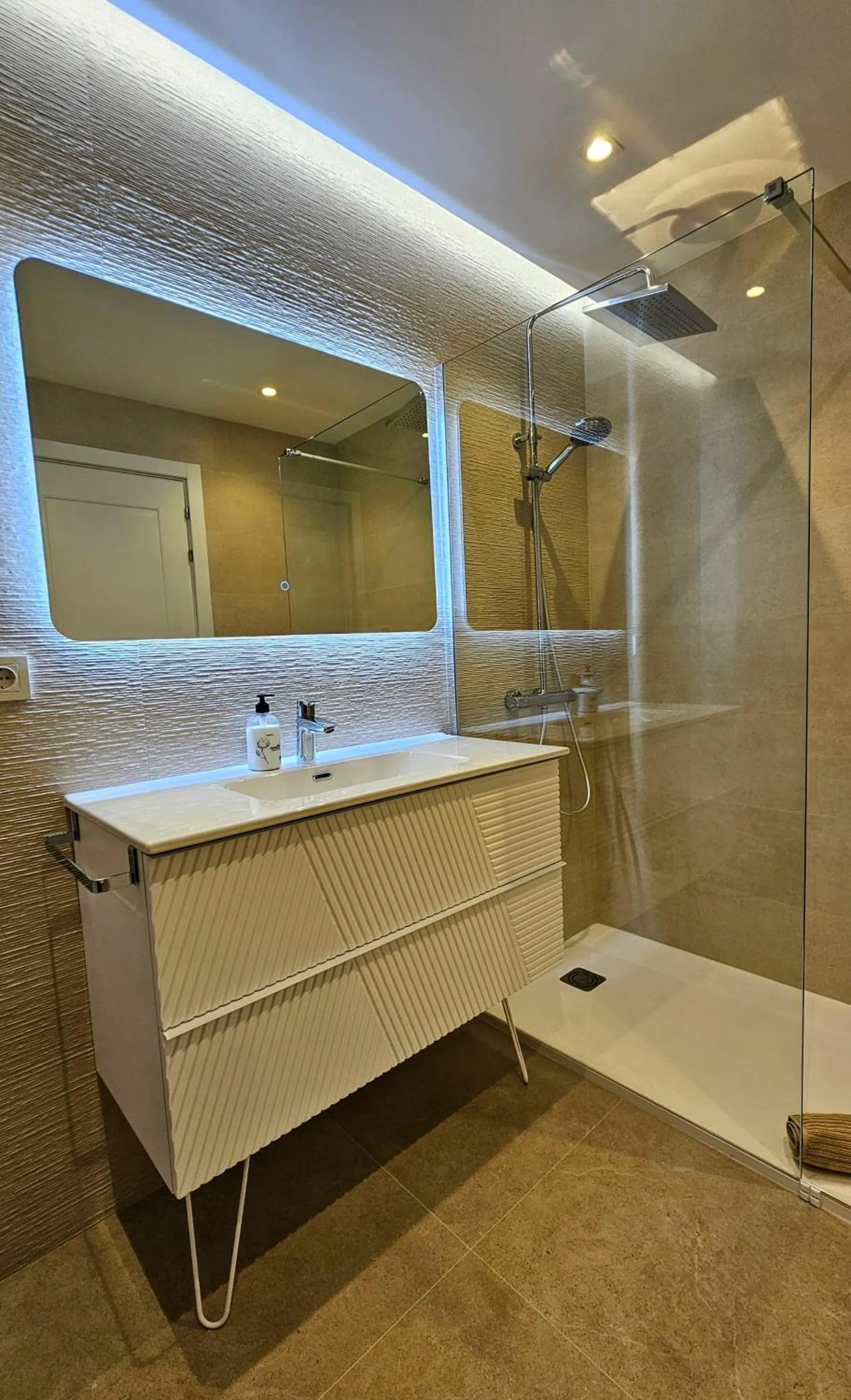 Shower in Apartamento del Mar - Playa Muchavista