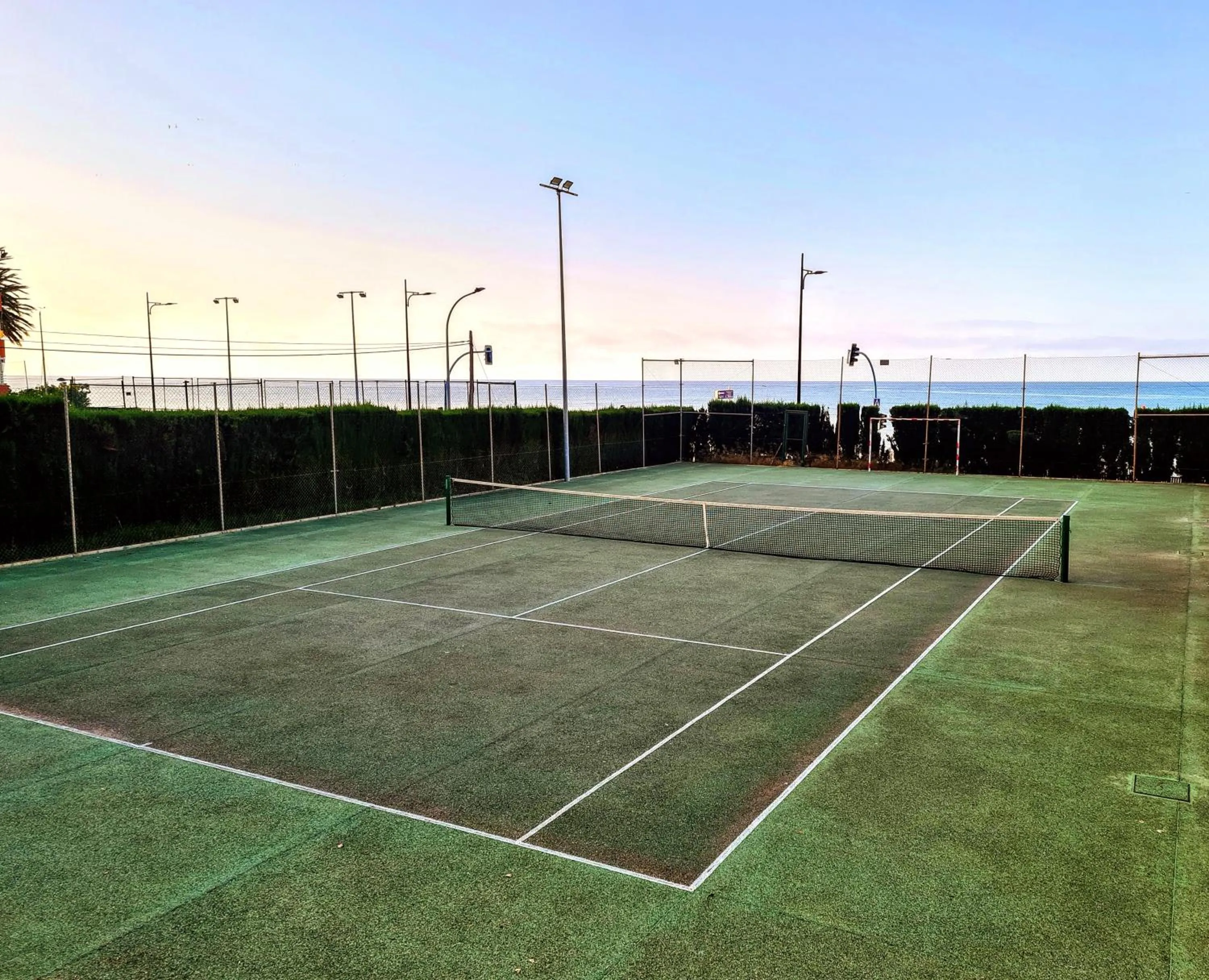 Tennis court in Apartamento del Mar - Playa Muchavista