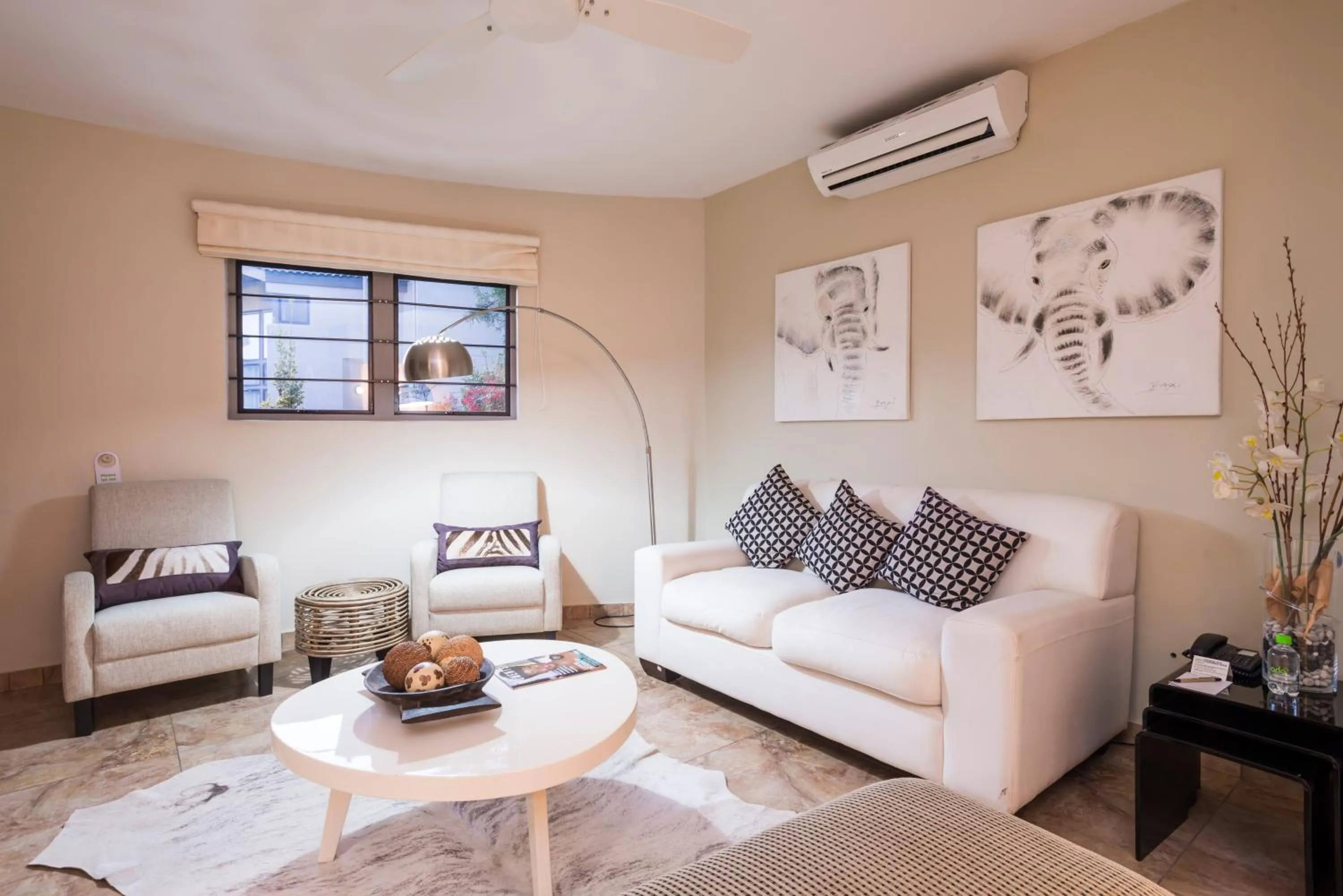 Living room in aha Kopanong Hotel & Conference Centre