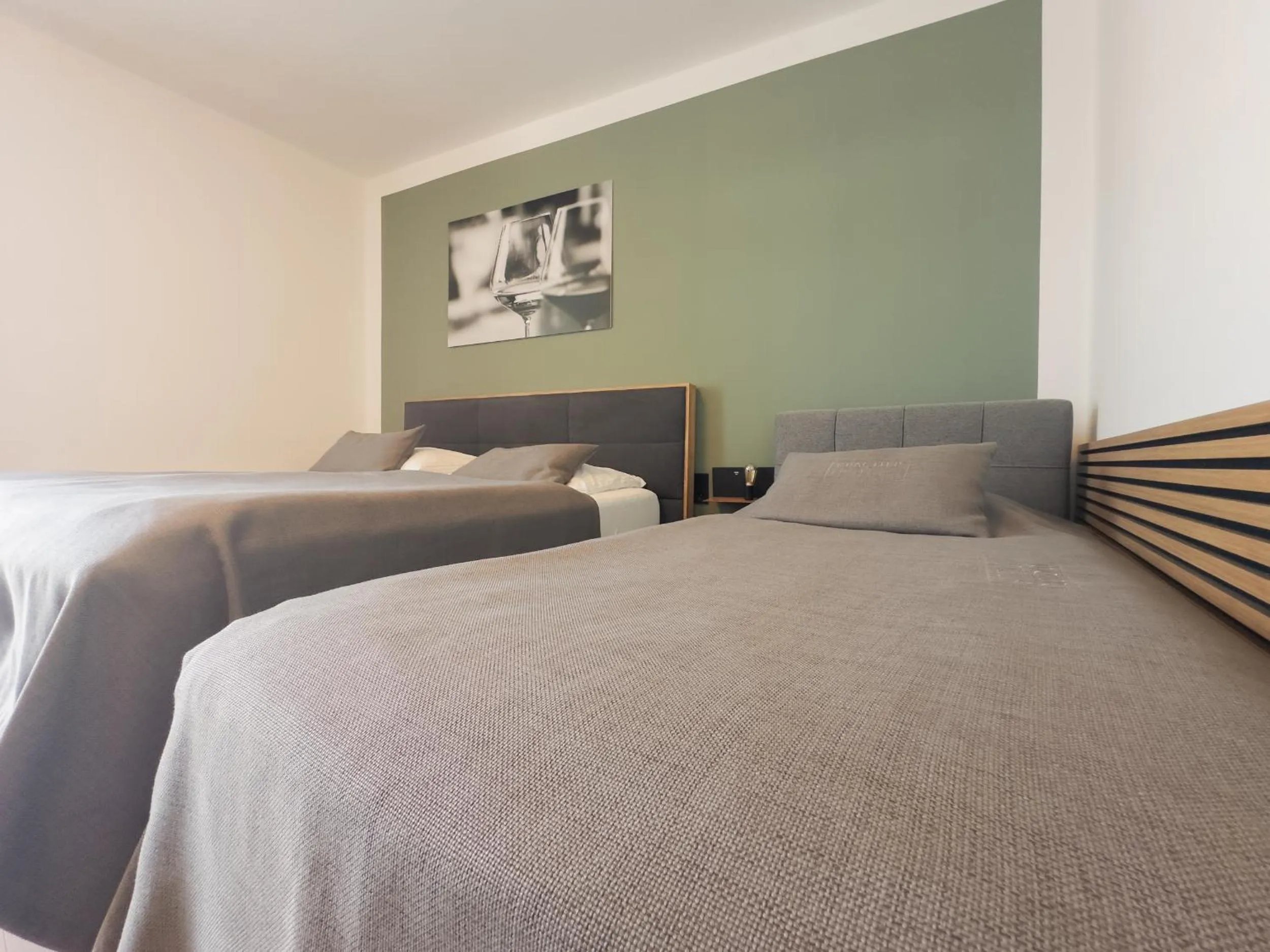 Photo of the whole room, Bed in Kracher Hotel Doppelzimmer - inklusive Pool