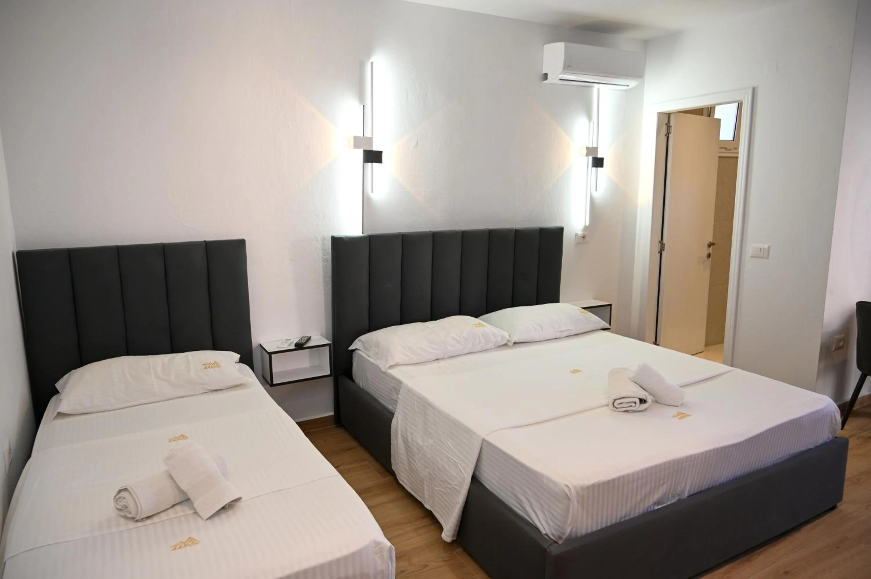 Bed in Hotel Vila AARON