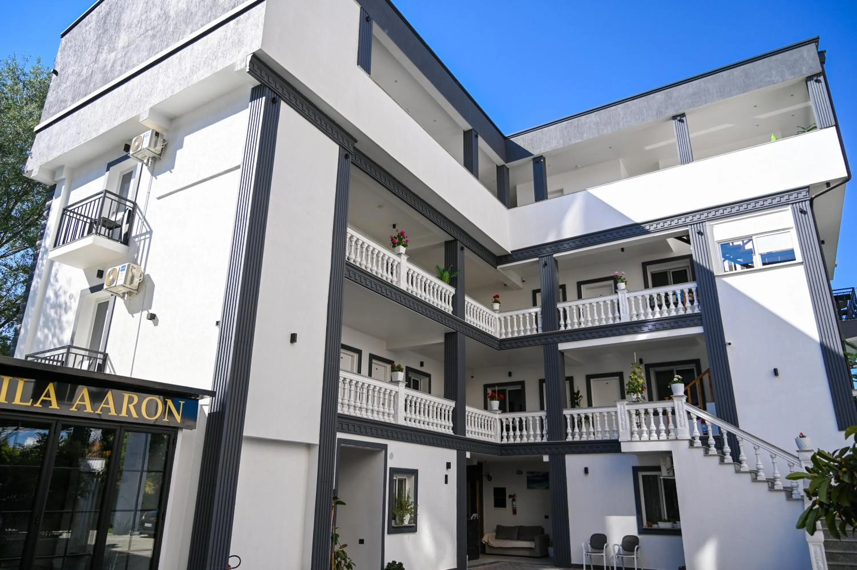 Hotel Vila AARON
