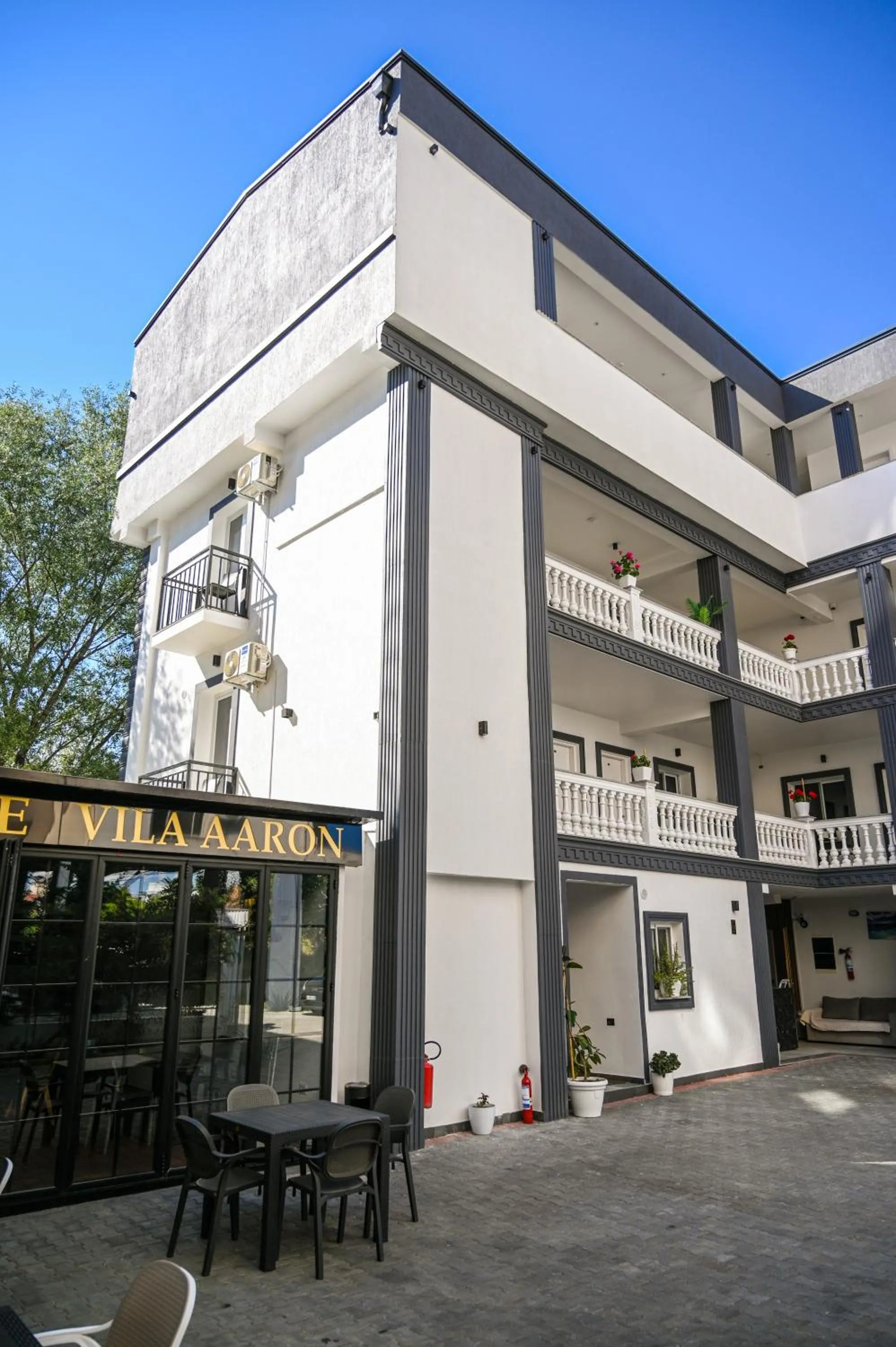 Hotel Vila AARON