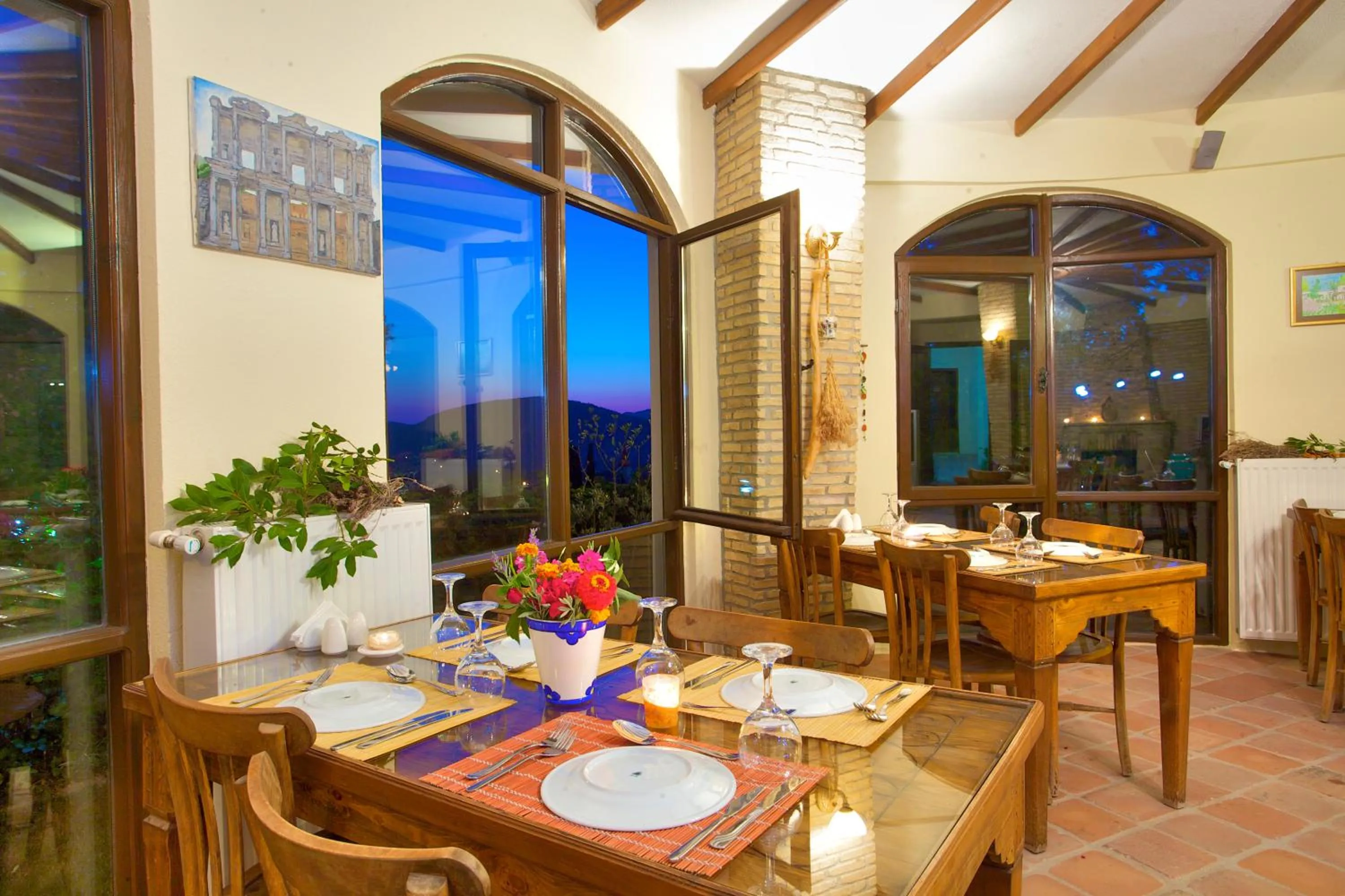 Restaurant/places to eat in Efes Butik Otel