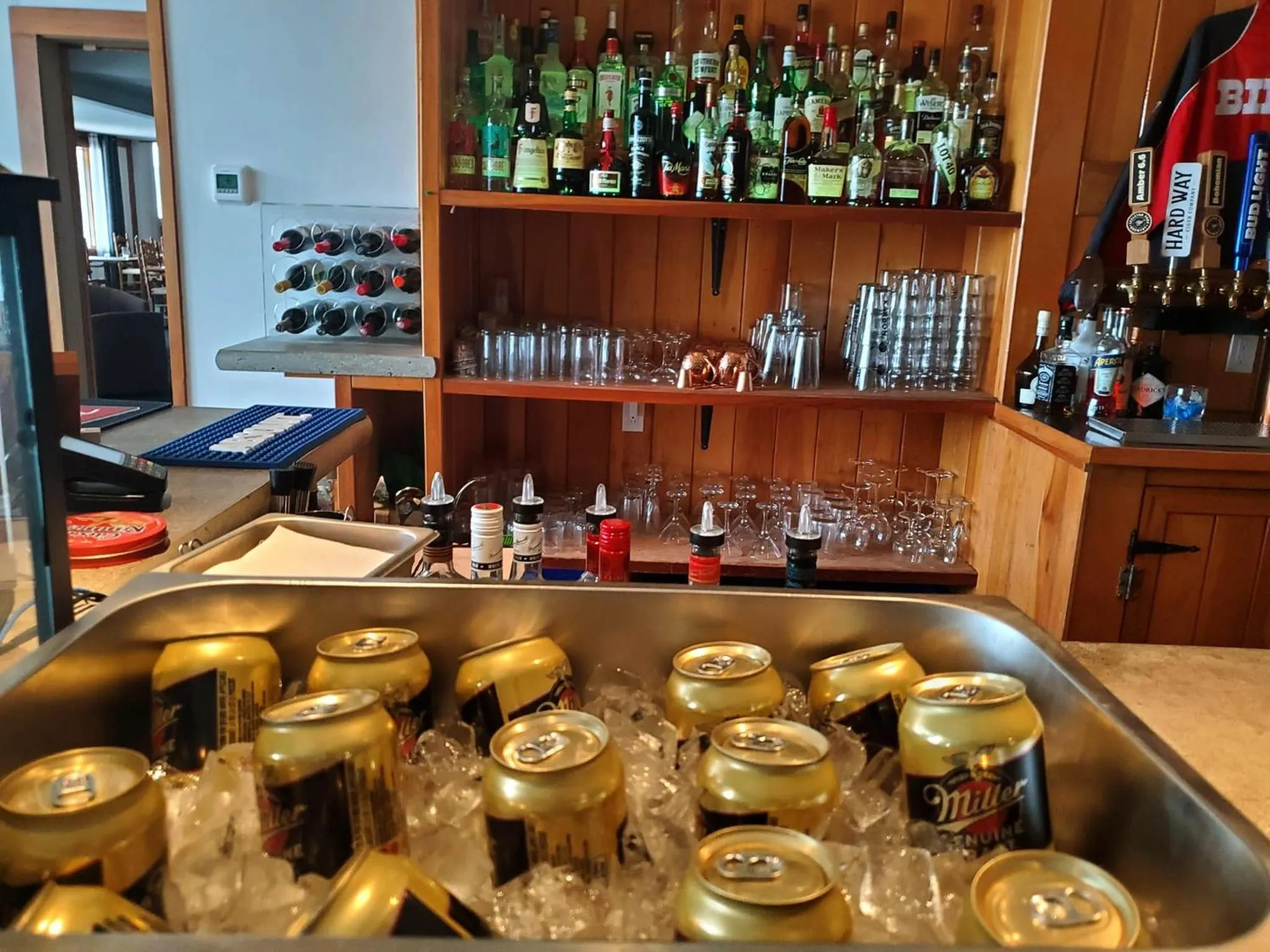 Restaurant/places to eat in Hotel Wolfe Island