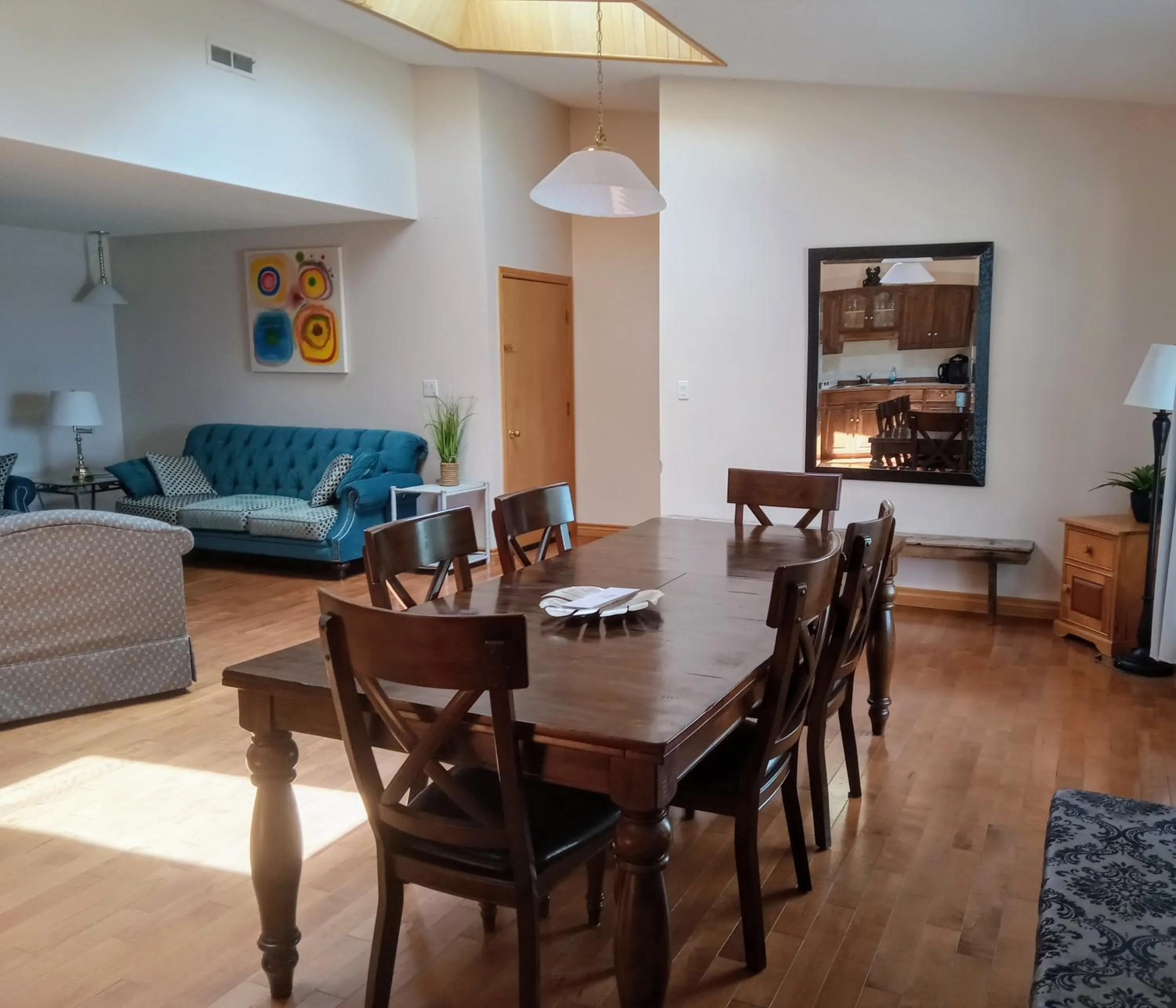 Living room in Hotel Wolfe Island