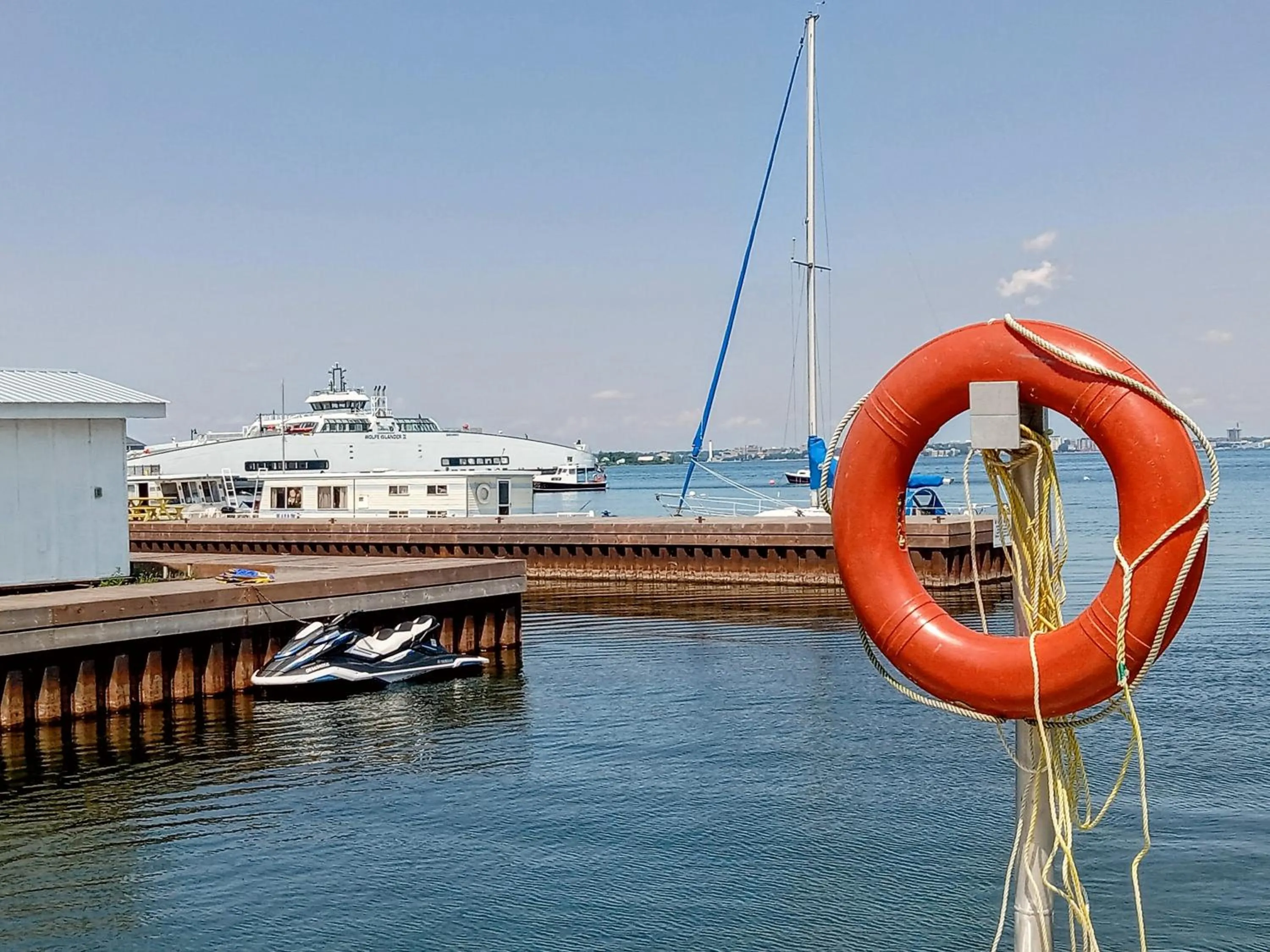 Day in Hotel Wolfe Island