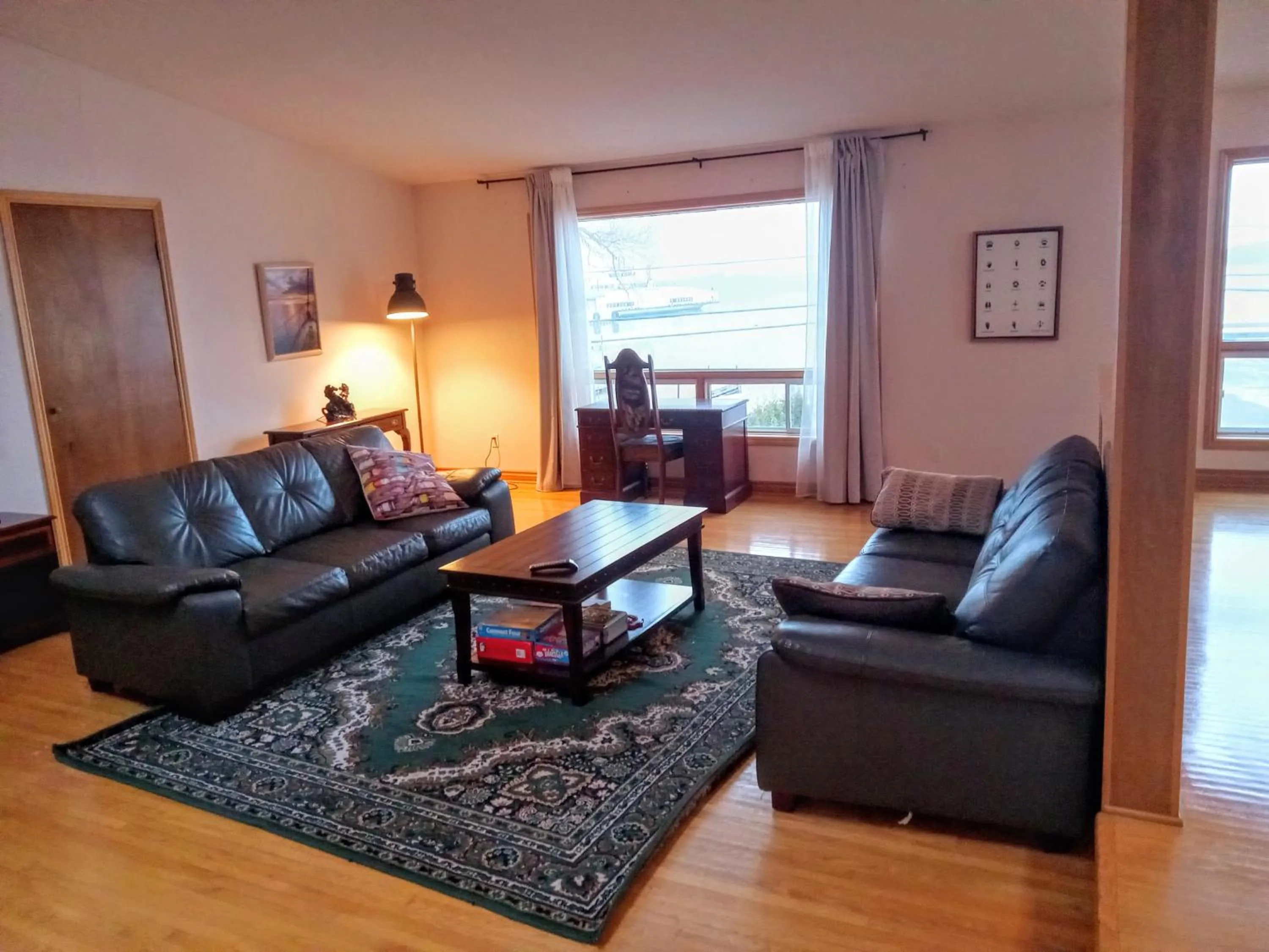 Living room in Hotel Wolfe Island
