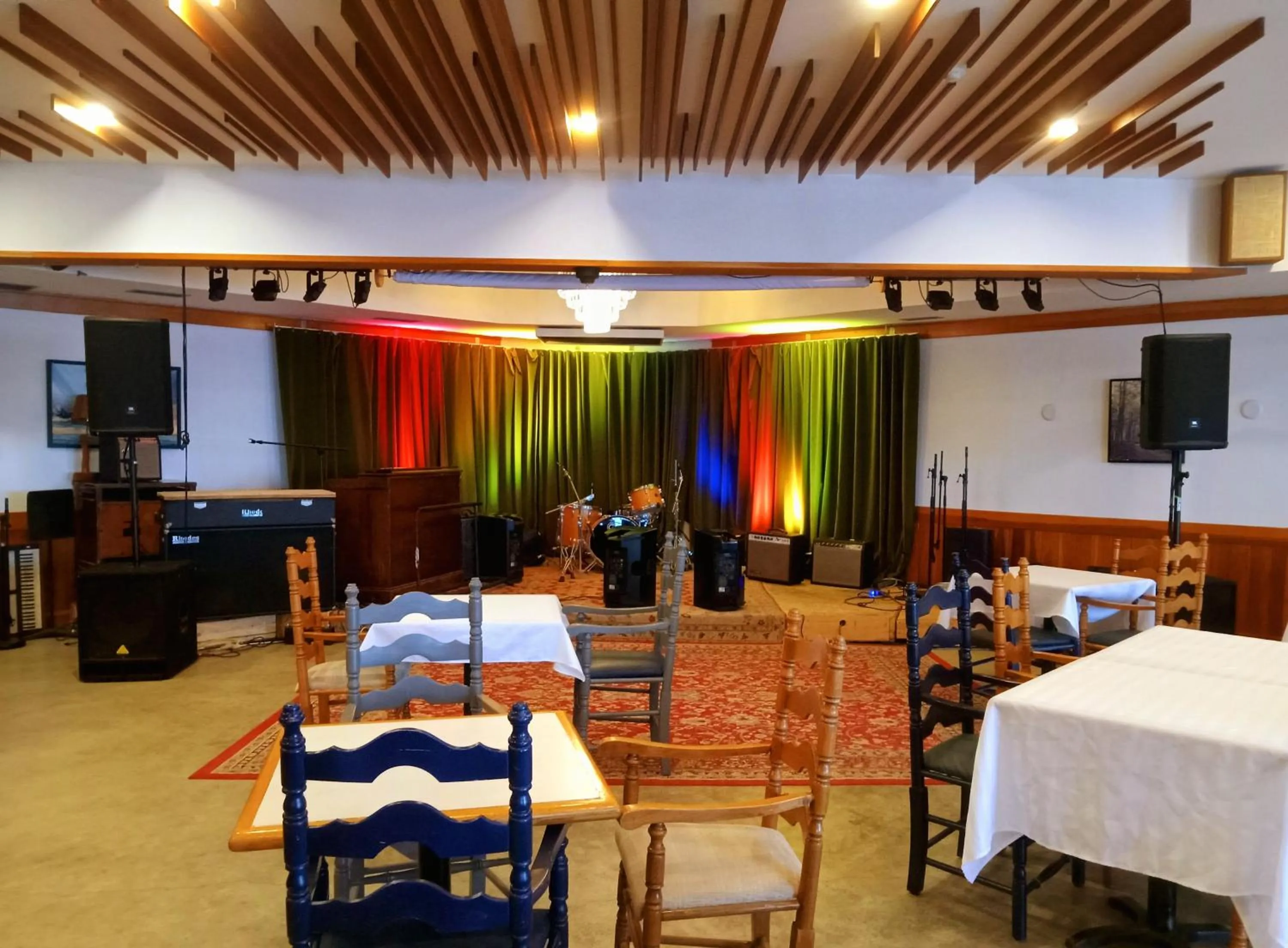 Property building in Hotel Wolfe Island