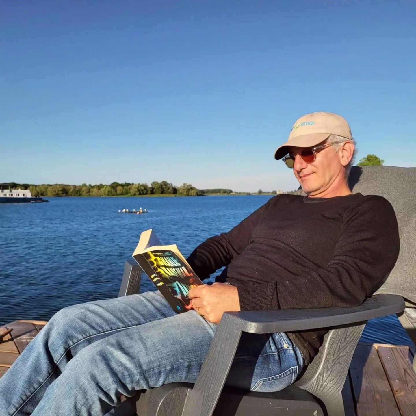 Day in Hotel Wolfe Island