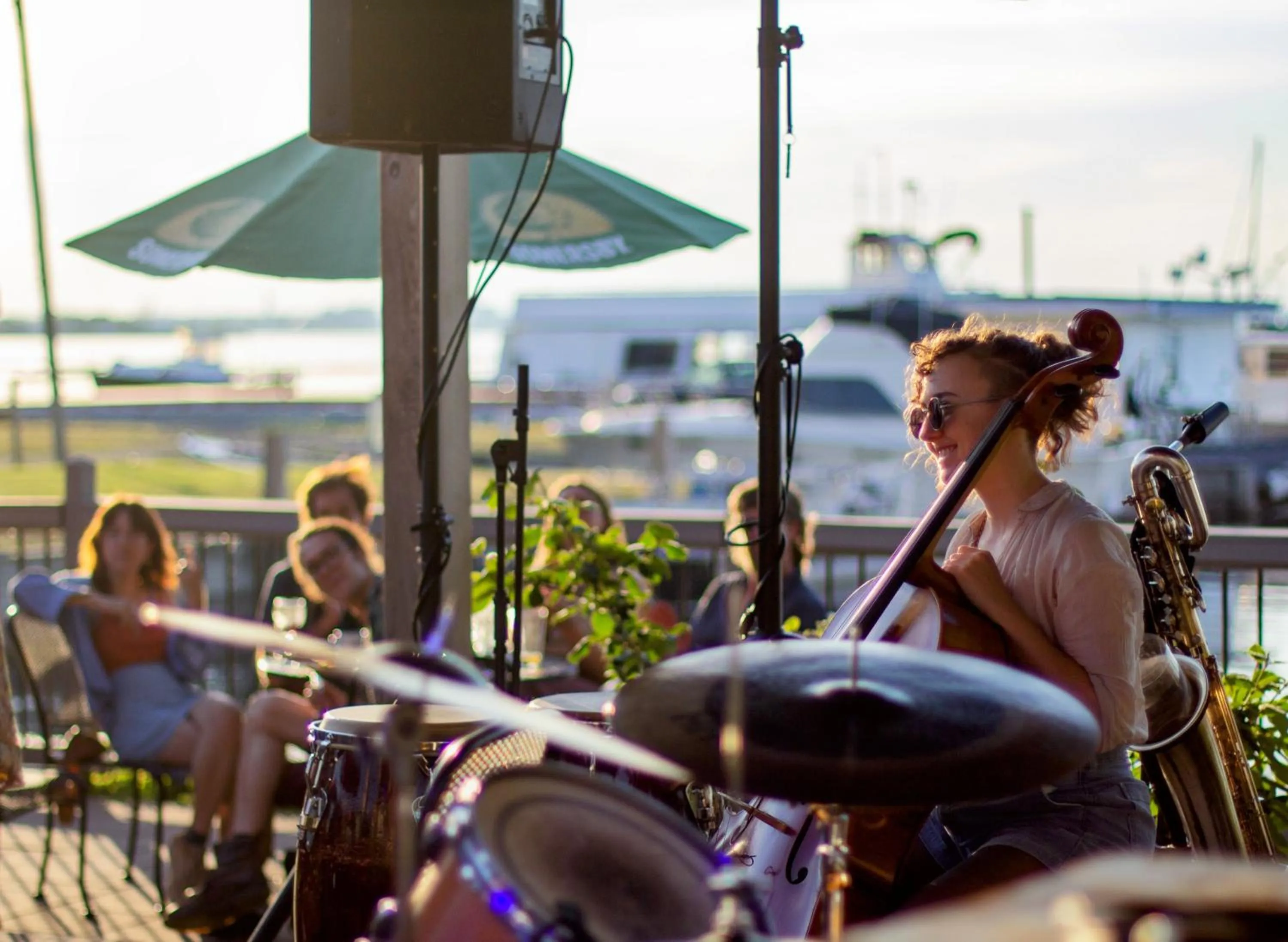 Patio in Hotel Wolfe Island