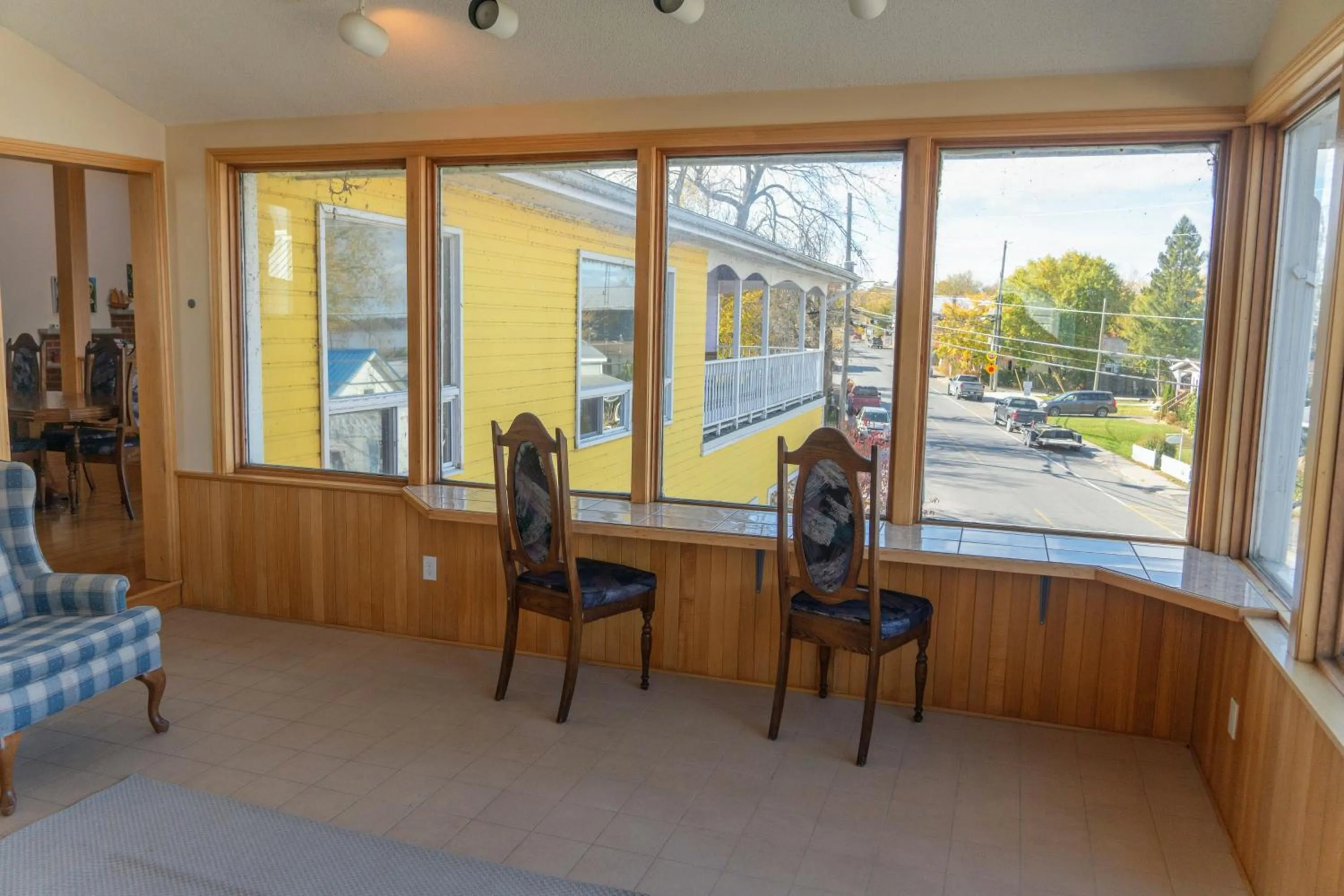 Day in Hotel Wolfe Island