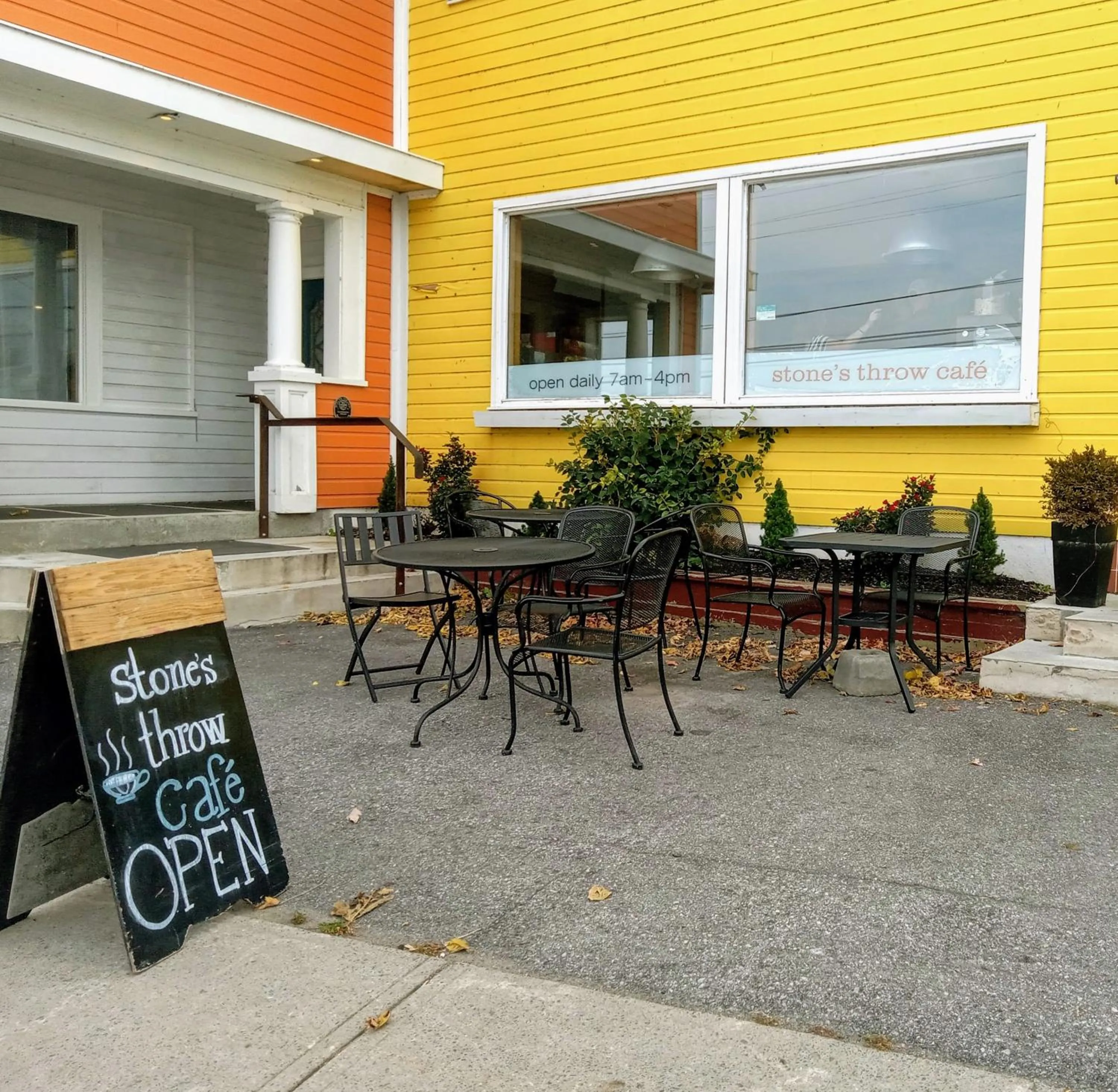 Property building in Hotel Wolfe Island