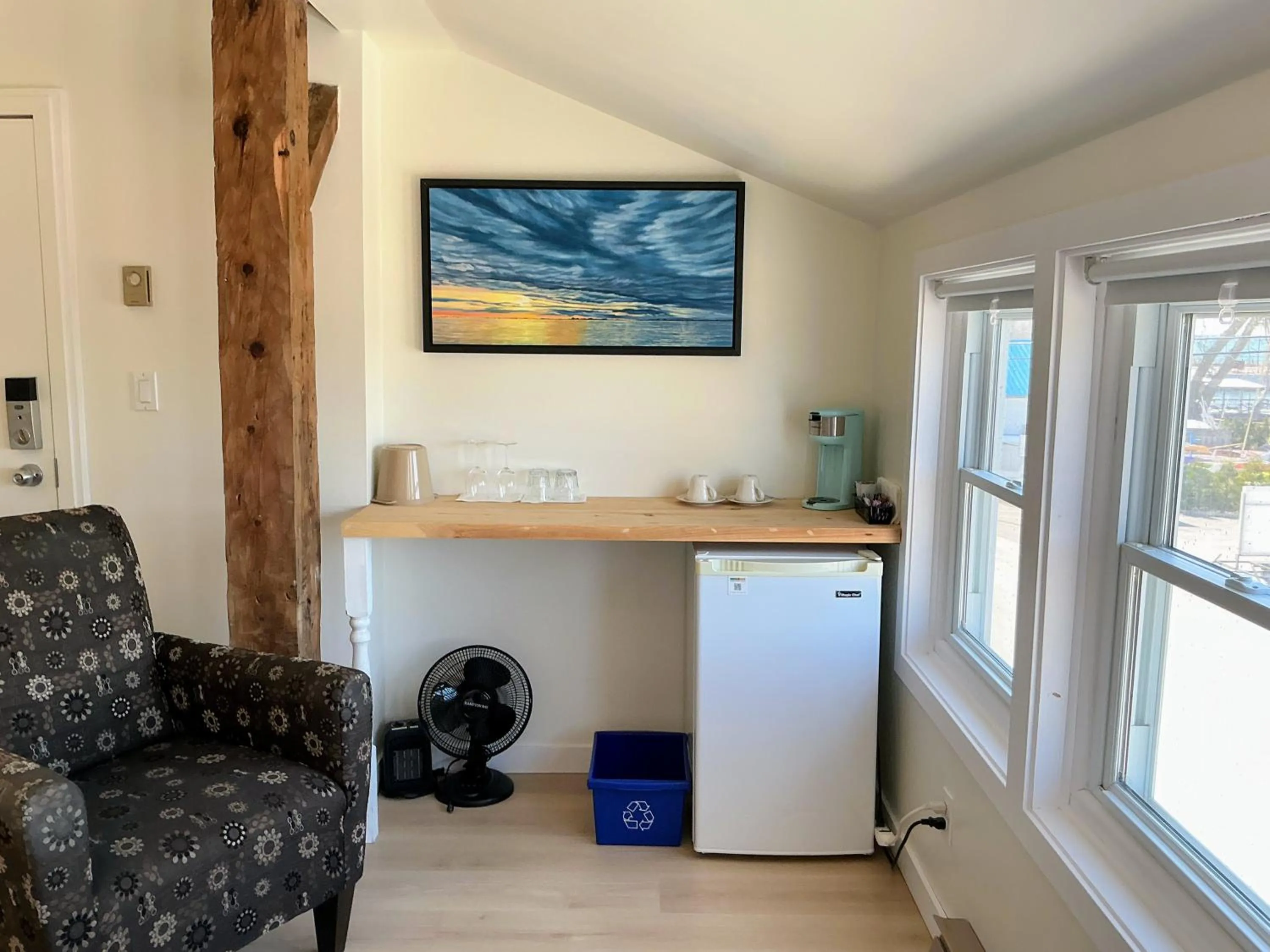 Coffee/tea facilities in Hotel Wolfe Island