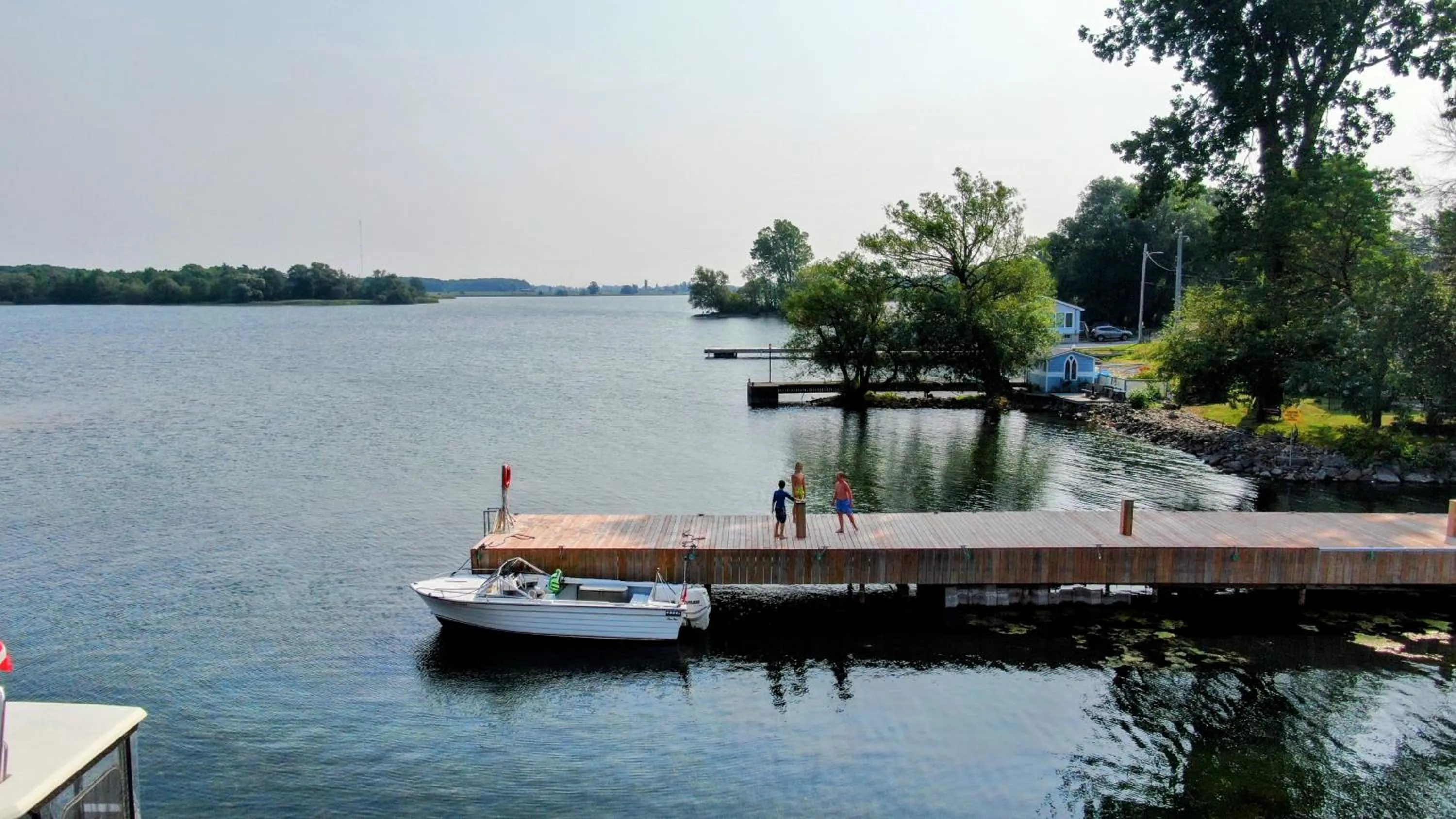 Day in Hotel Wolfe Island