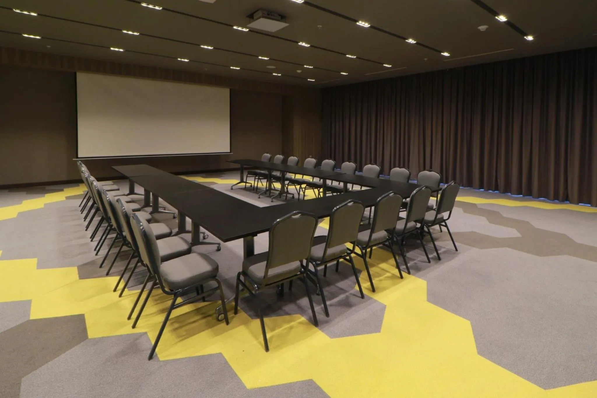 Meeting/conference room in Holiday Inn & Suites - Mexico Felipe Angeles Airport by IHG