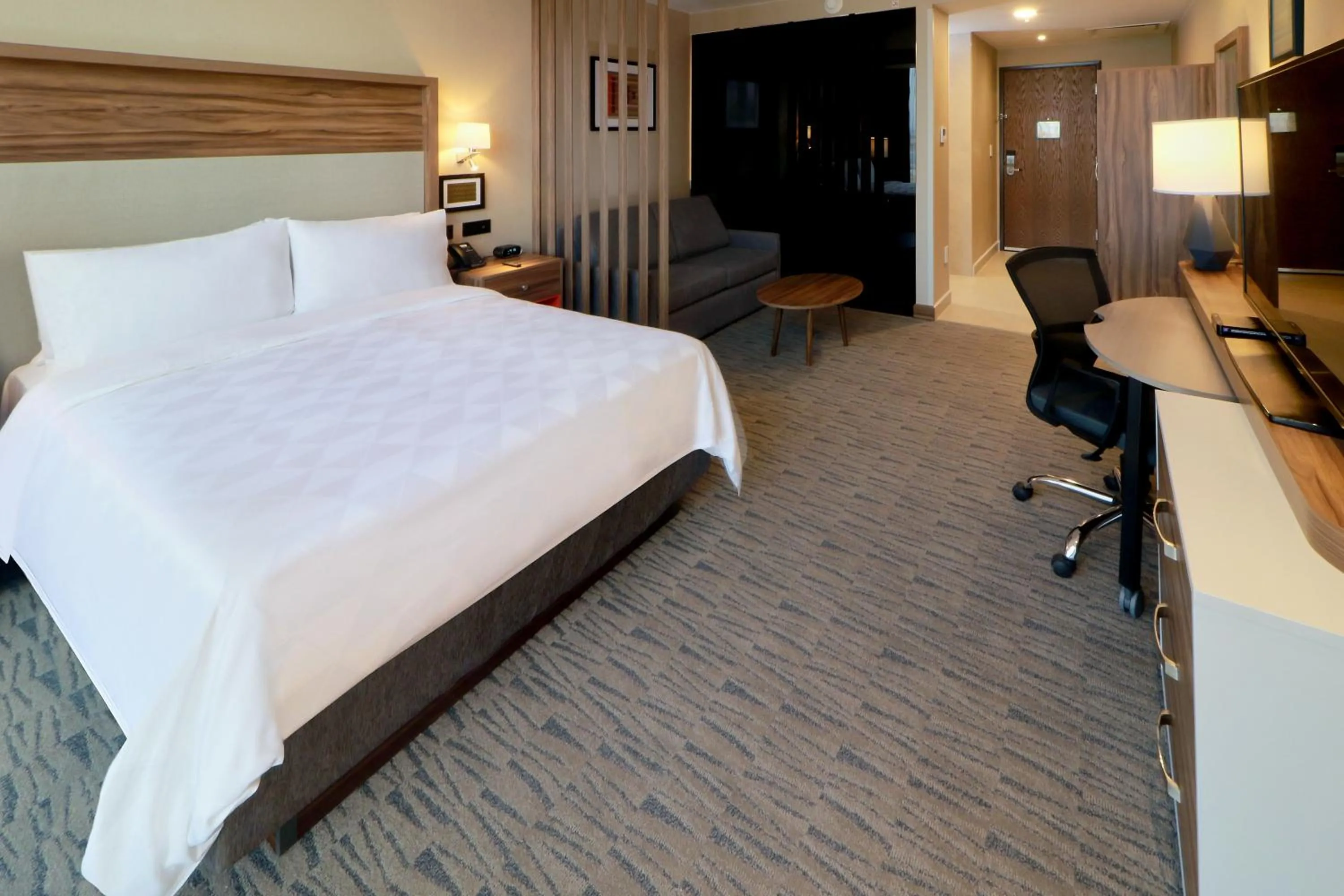 Bed in Holiday Inn & Suites - Mexico Felipe Angeles Airport by IHG