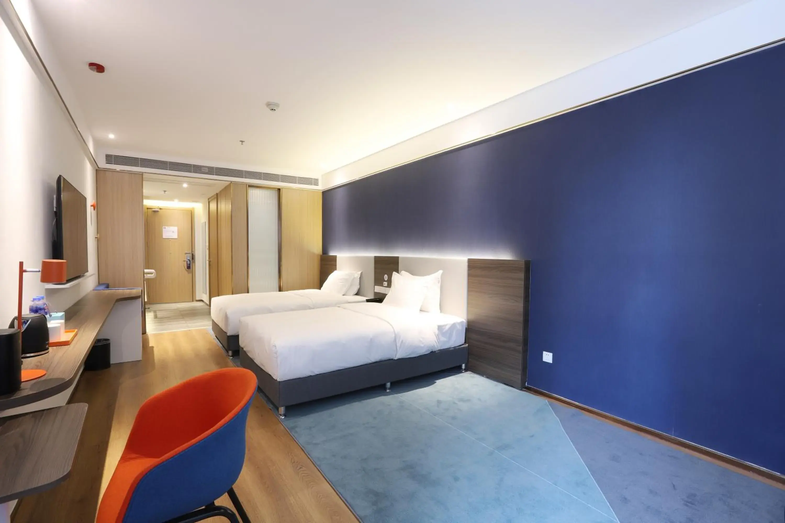 Bed in Holiday Inn Express Hengshui Railway Station by IHG Bed in Holiday Inn Express Hengshui Railway Station by IHG