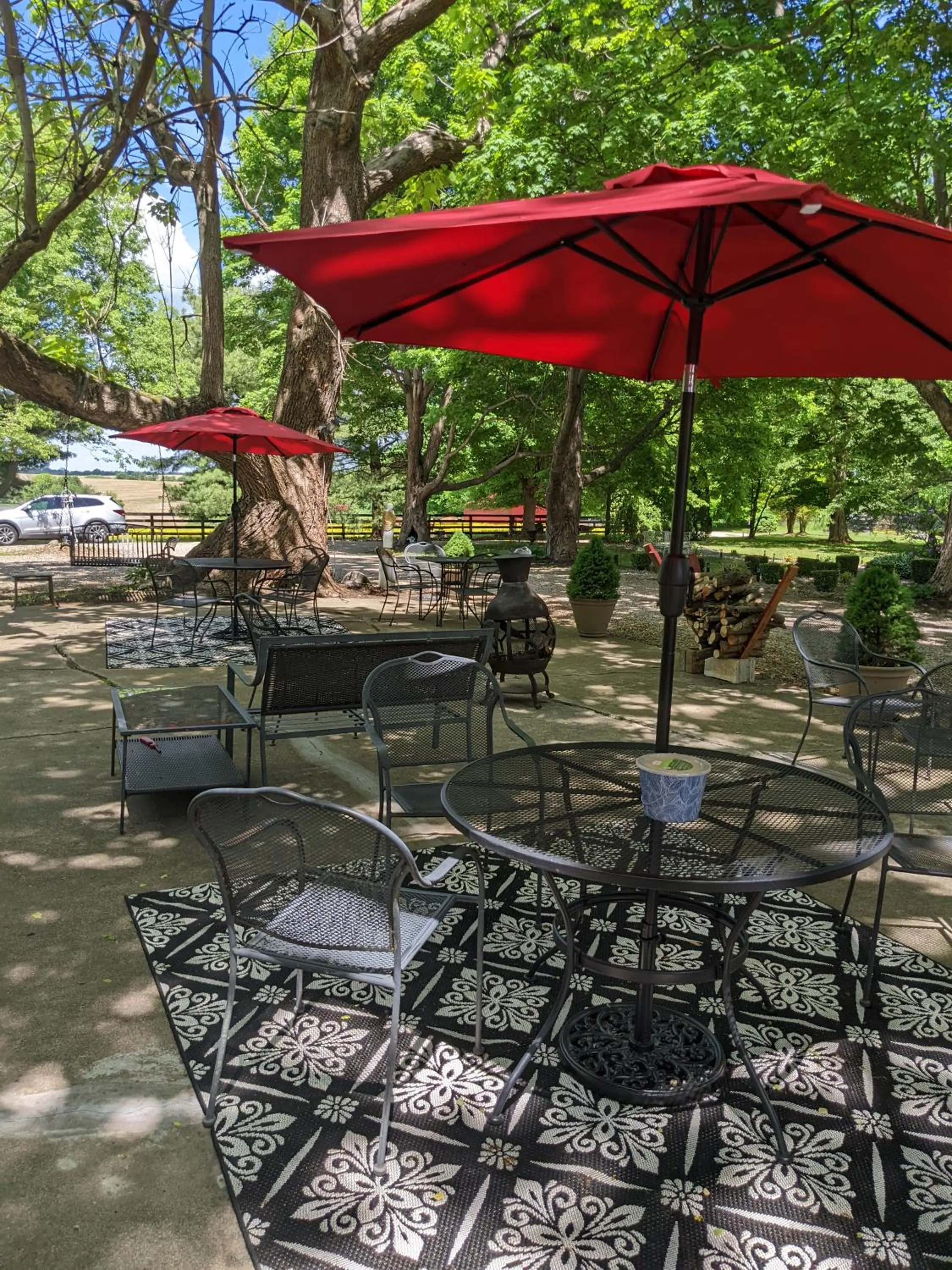Patio in Maple Hill Manor Bed & Breakfast