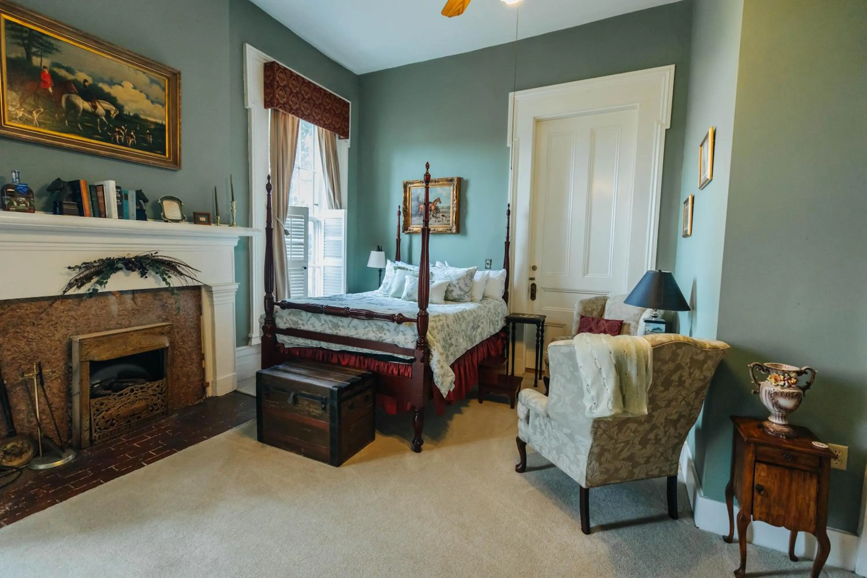 Bed in Maple Hill Manor Bed & Breakfast