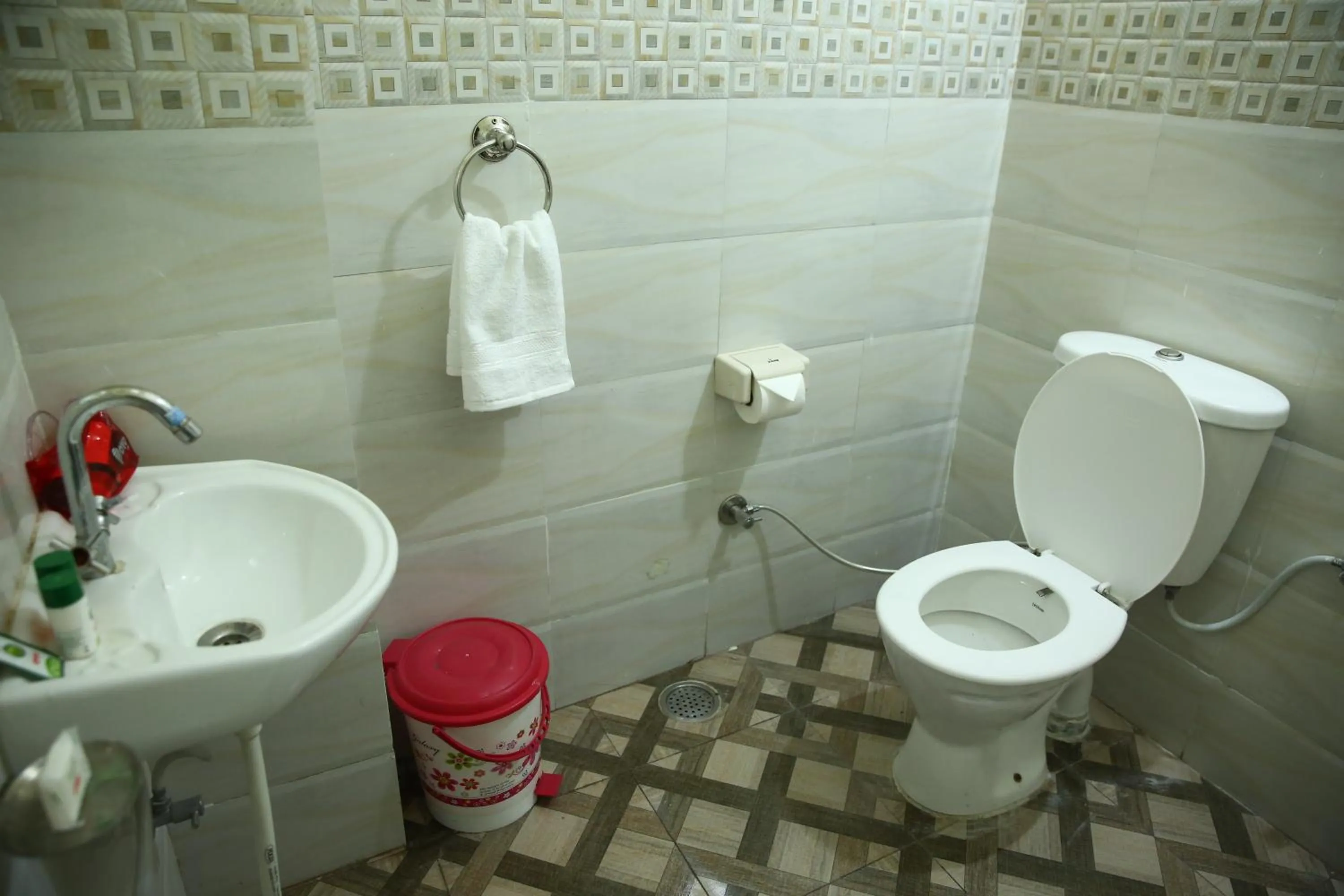 Hotel Diamond Leaf