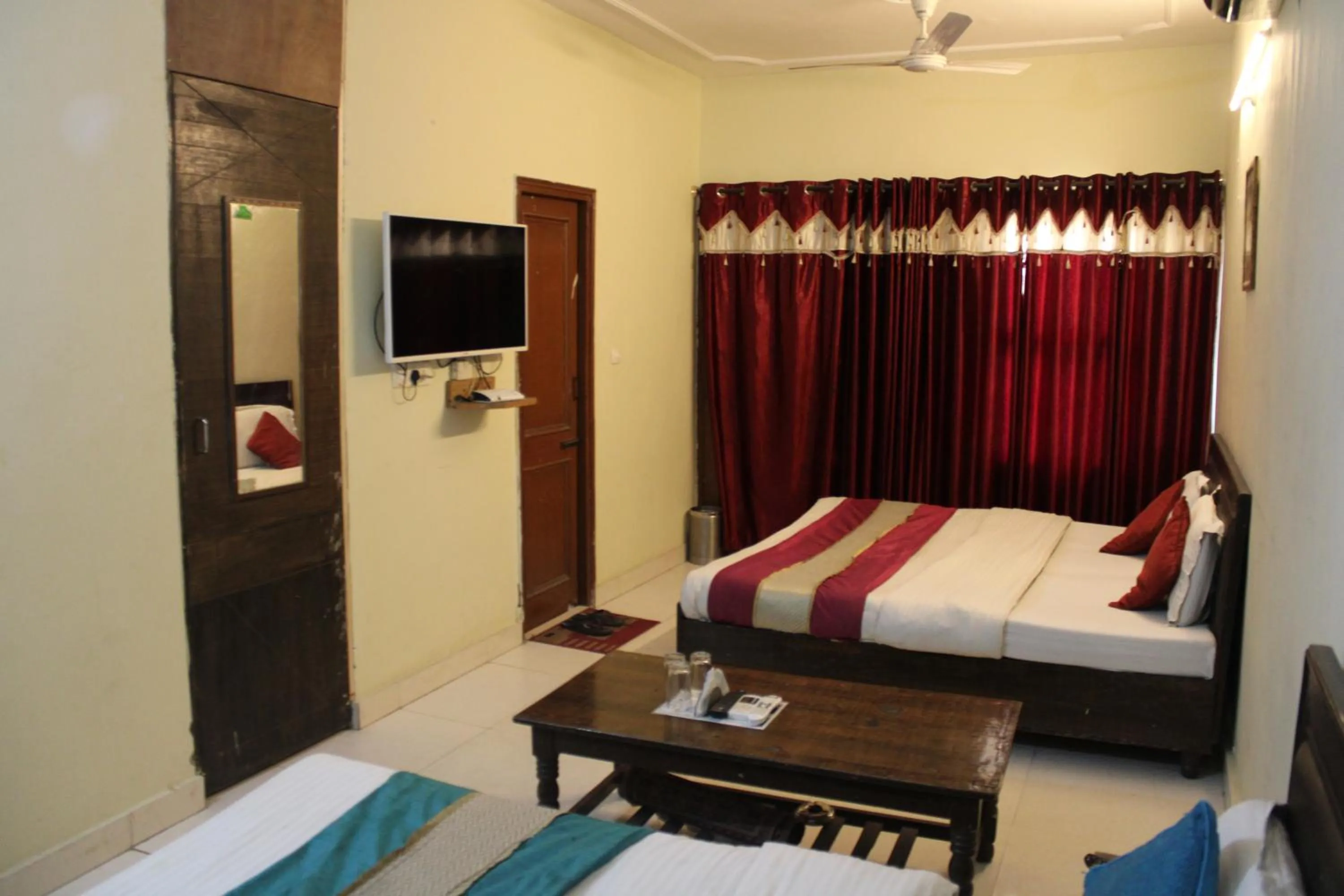 Bed in Hotel Diamond Leaf