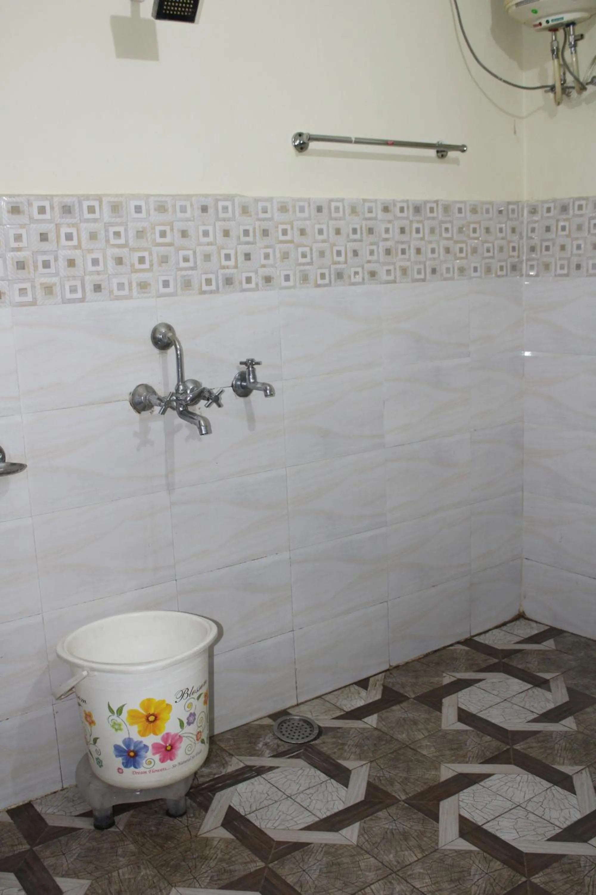 Hotel Diamond Leaf