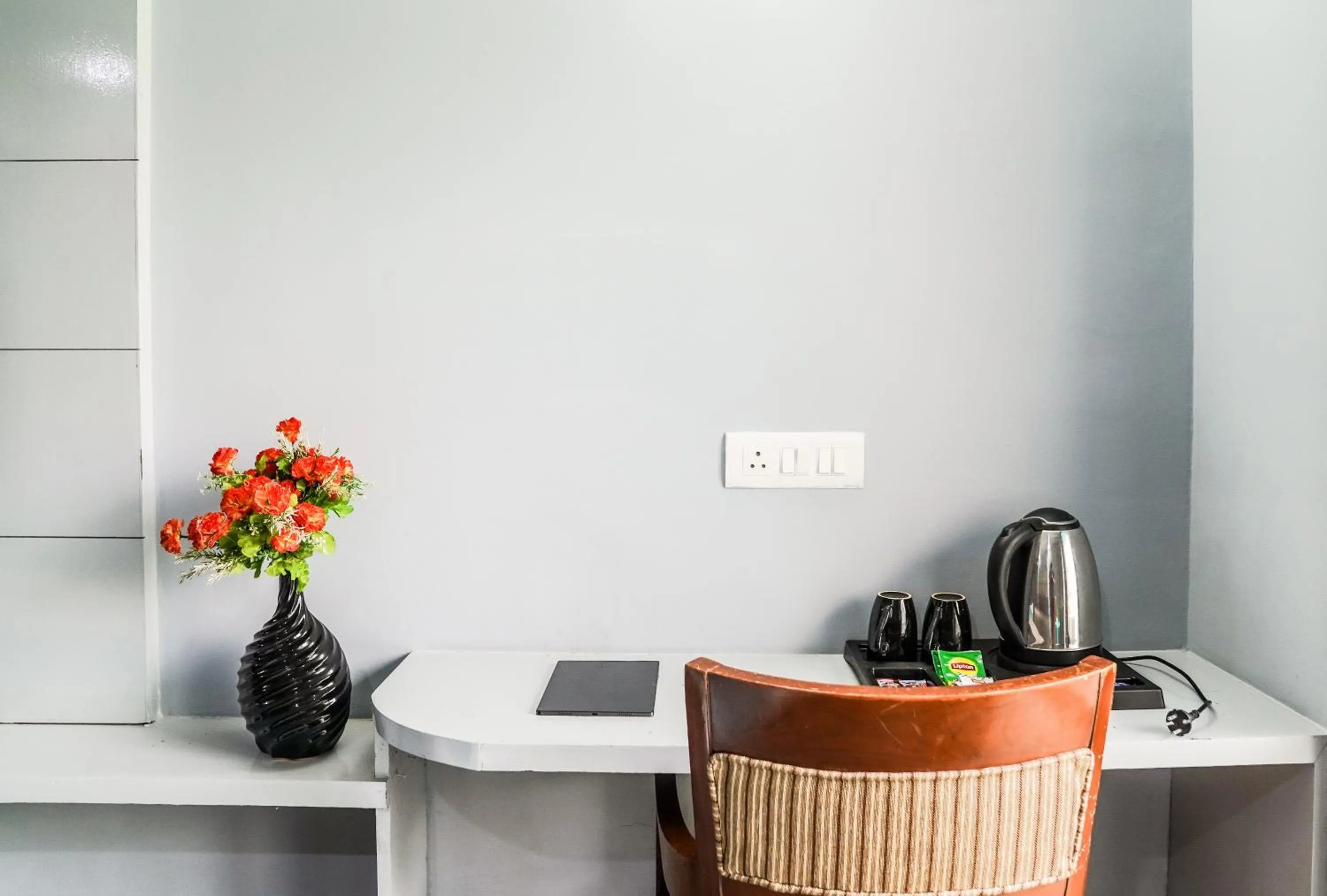 Coffee/tea facilities in Asian Suites IFFCO Metro Station Gurugram