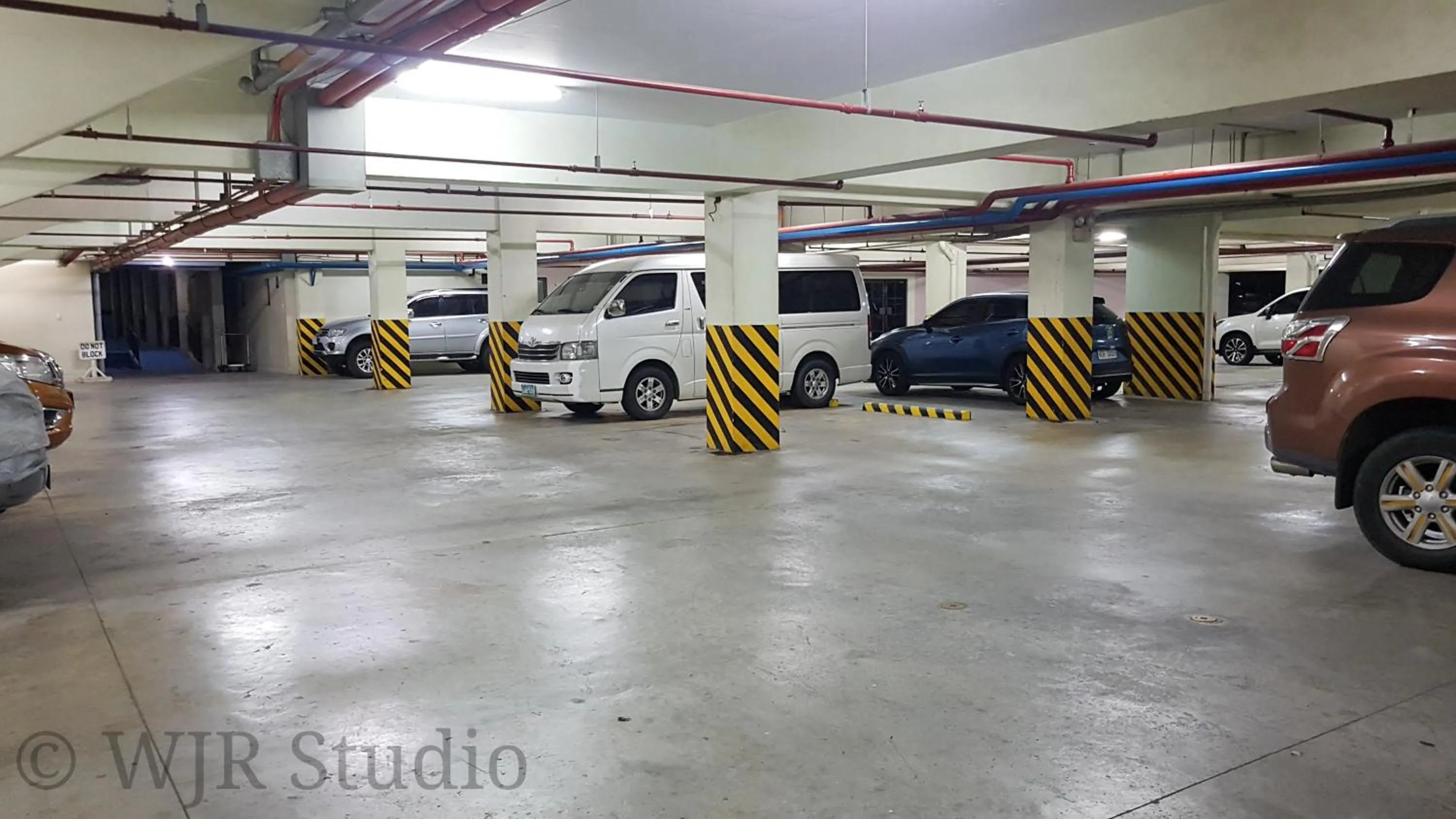 Parking in Centropolis Queen Bed Suite- Modern Posh Style