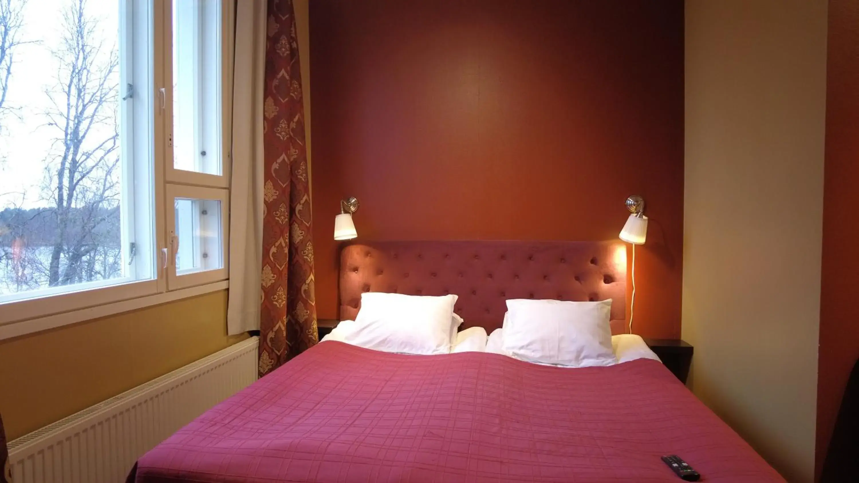 Large Double Room in Lapin Satu Large Double Room in Lapin Satu