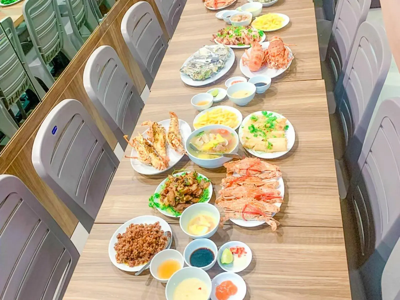 Food and drinks in Bai Chay Panda Hotel Food and drinks in Bai Chay Panda Hotel