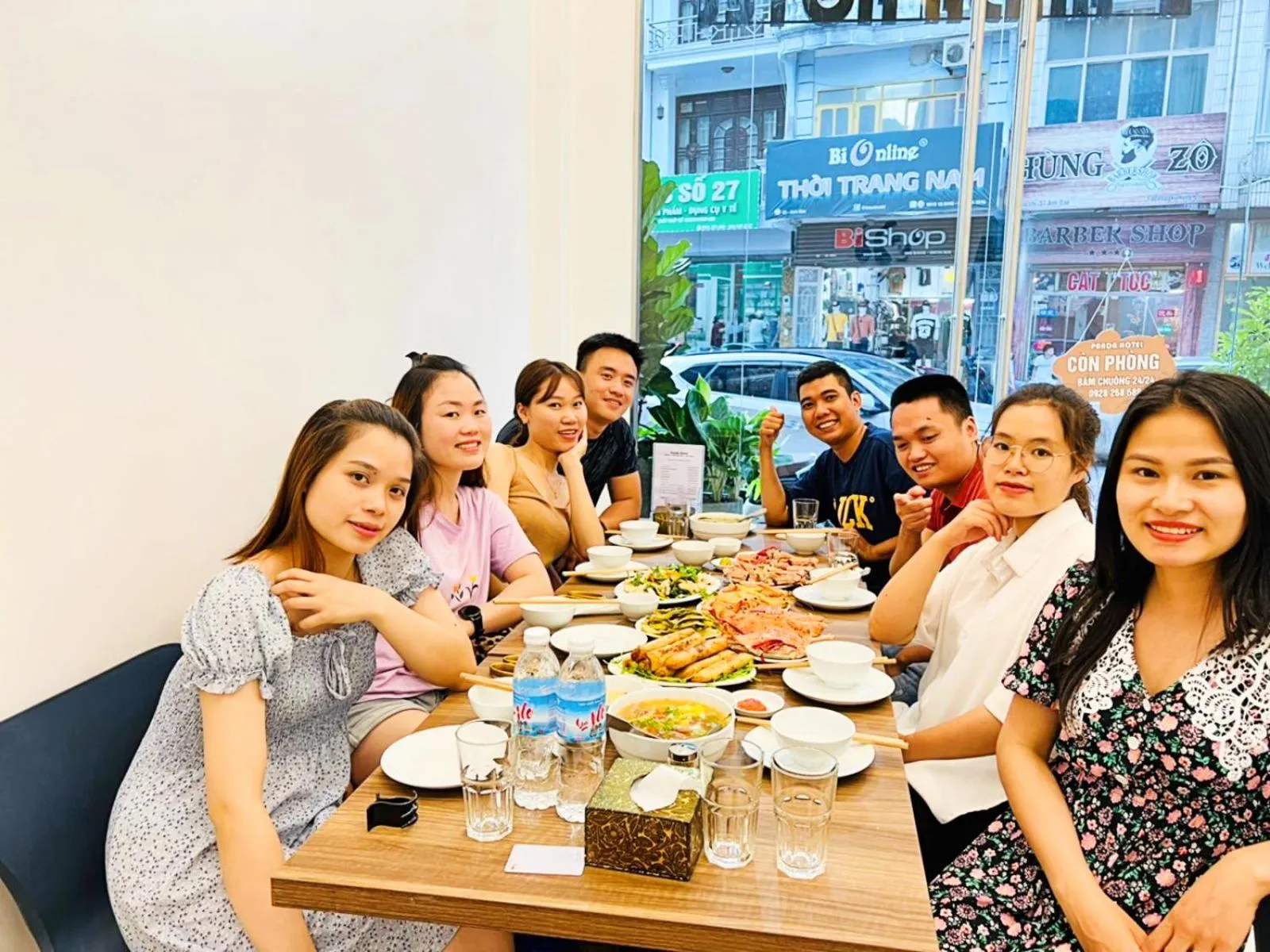 Restaurant/places to eat in Bai Chay Panda Hotel