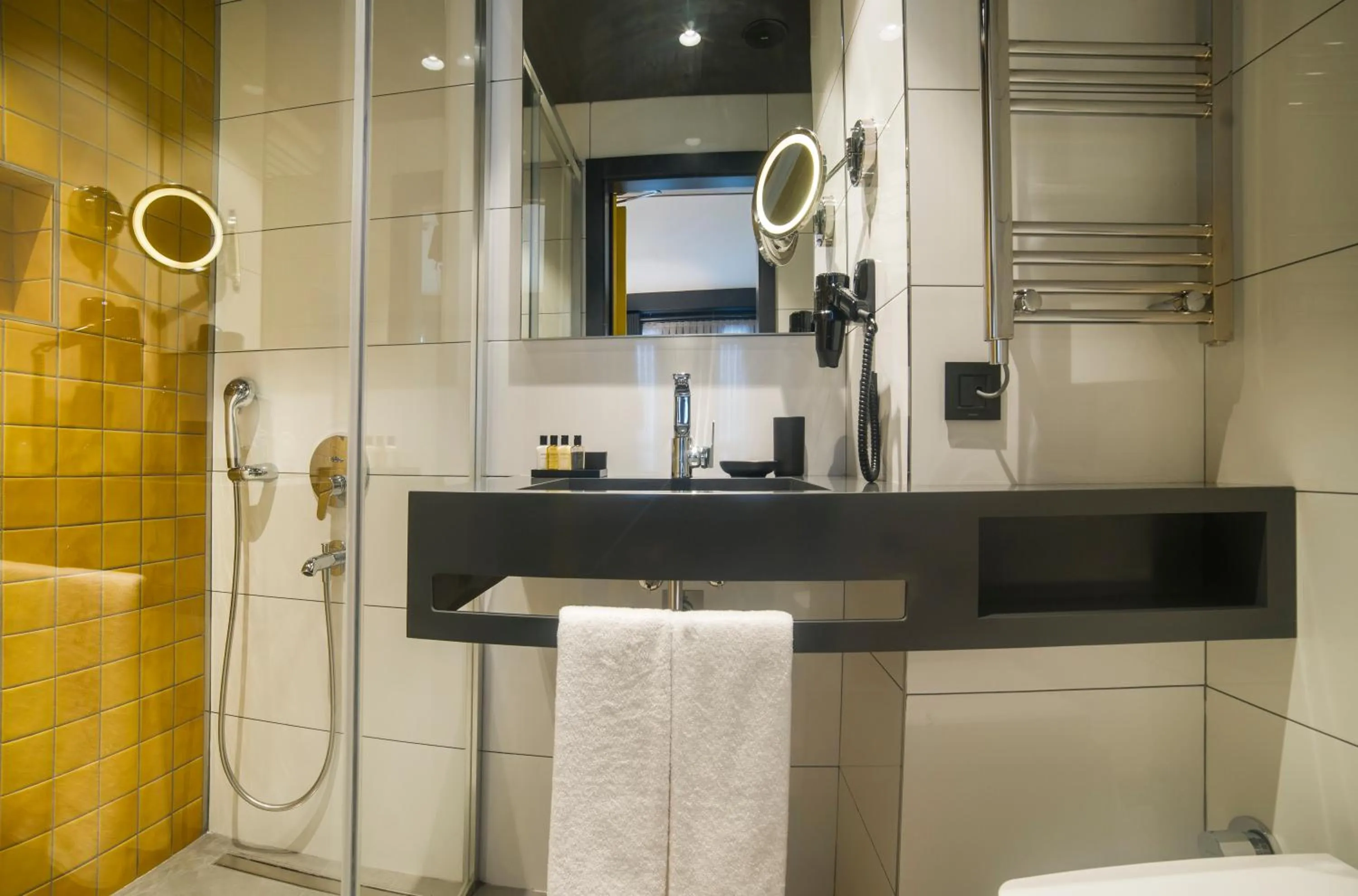 Shower in Trip Park Hotel