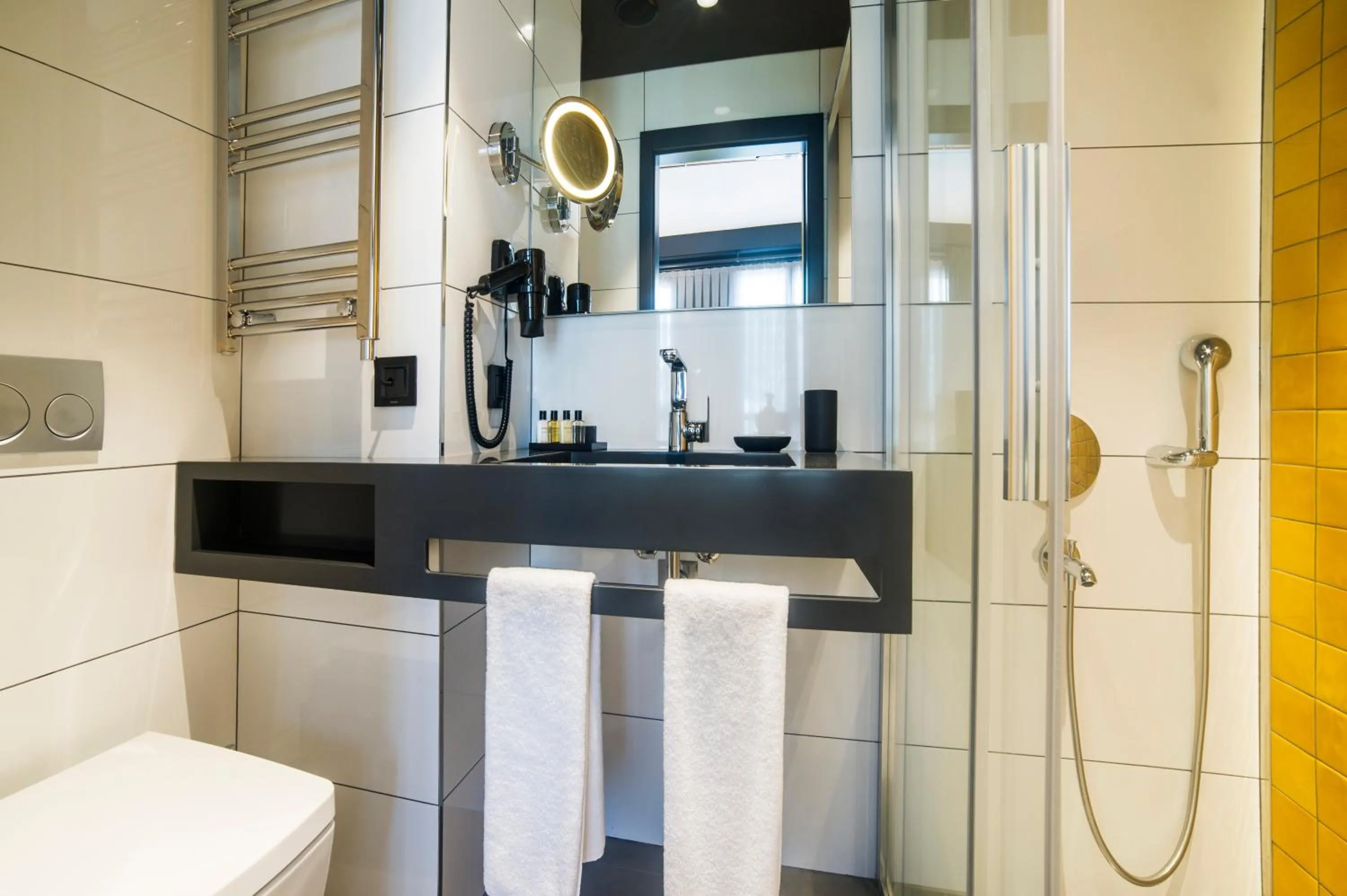 Shower in Trip Park Hotel