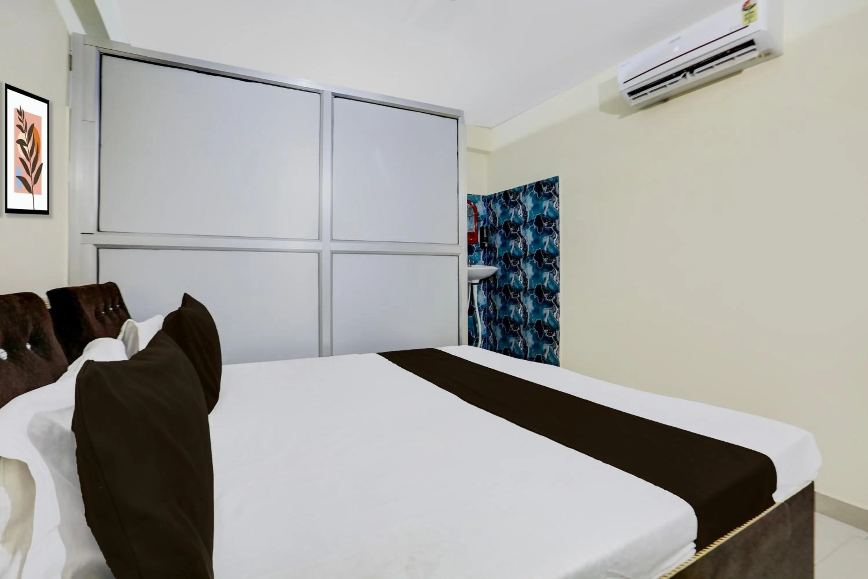 Bedroom in Hotel O SHRI DURGA HOTEL