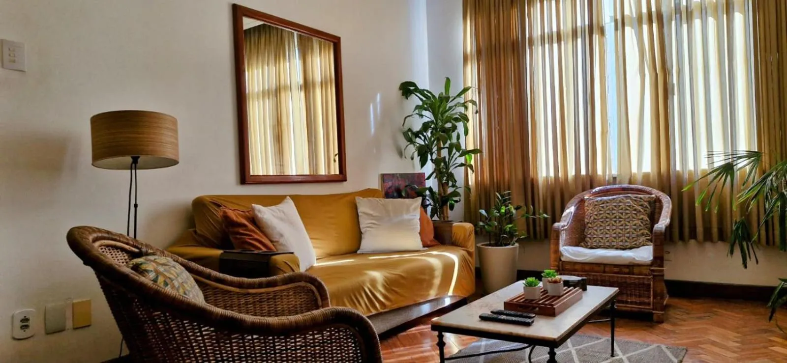 Copacabana 3 quartos ar cond a 2 qds da praia