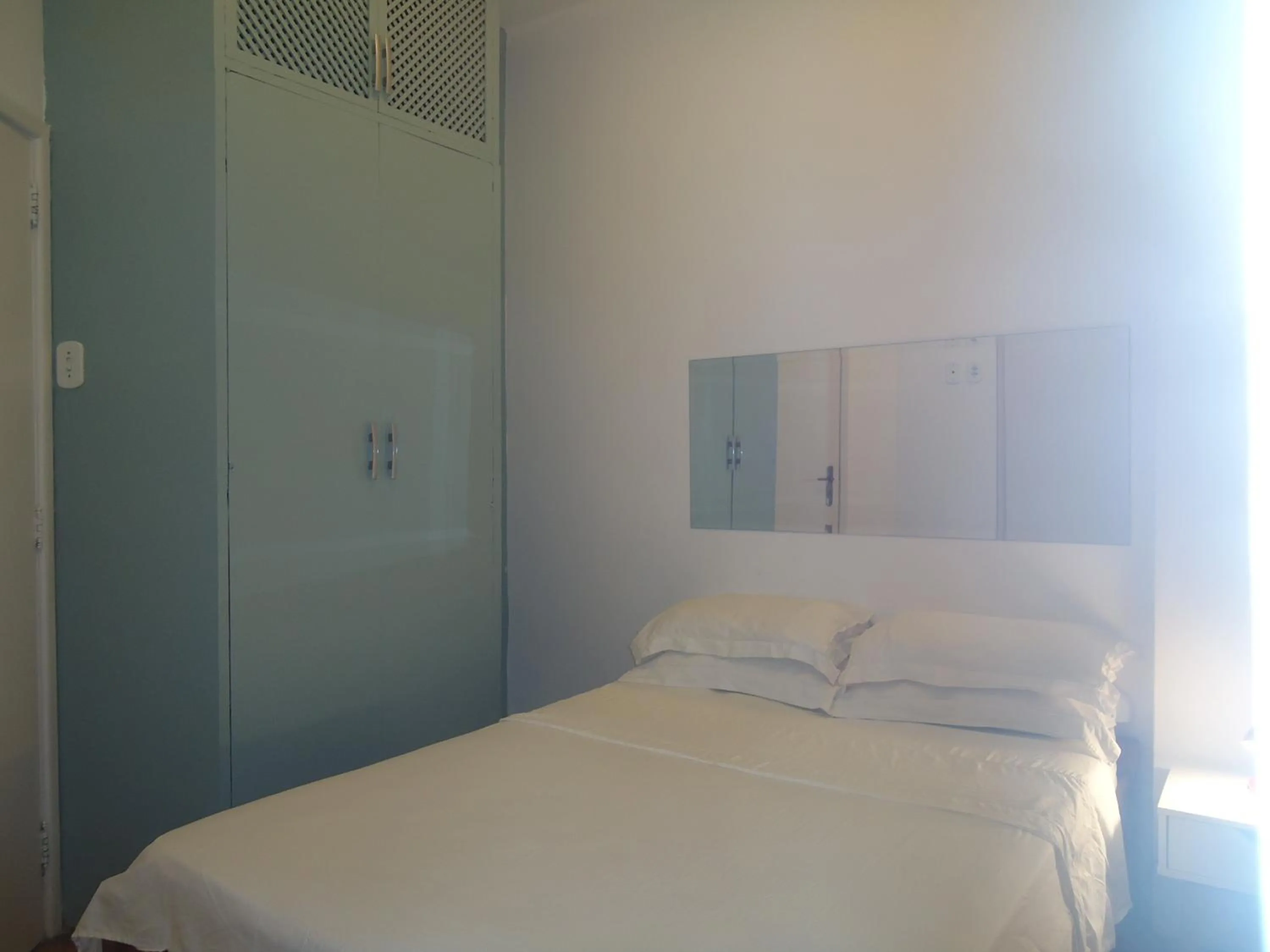 Bed in Copacabana 3 quartos ar cond a 2 qds da praia