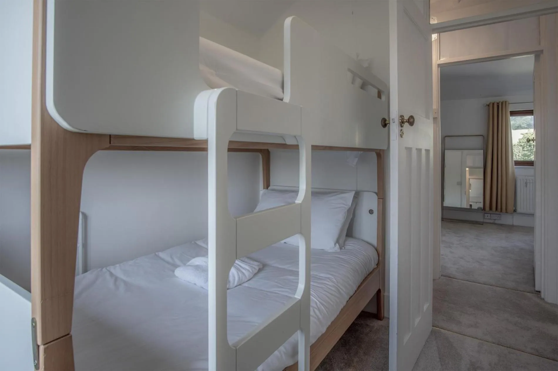 Floor plan, Bed in Avoca - 3 Bedroom Holiday Home - Llangennith