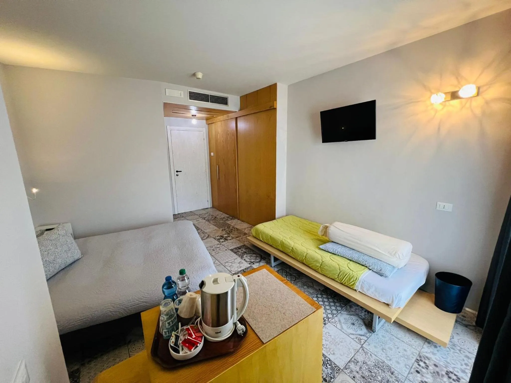 Photo of the whole room, Bed in hotel garni Santa Caterina