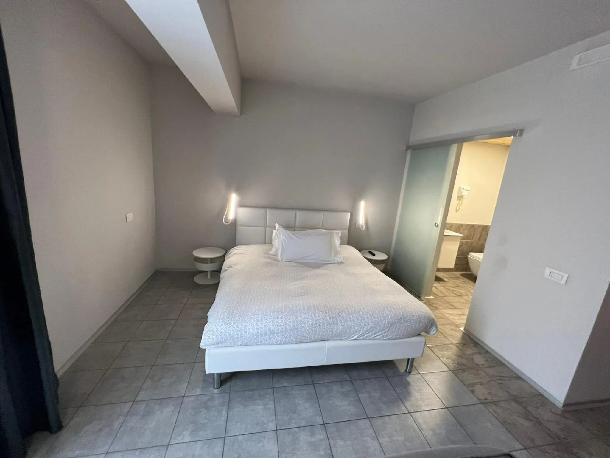 Photo of the whole room, Bed in hotel garni Santa Caterina