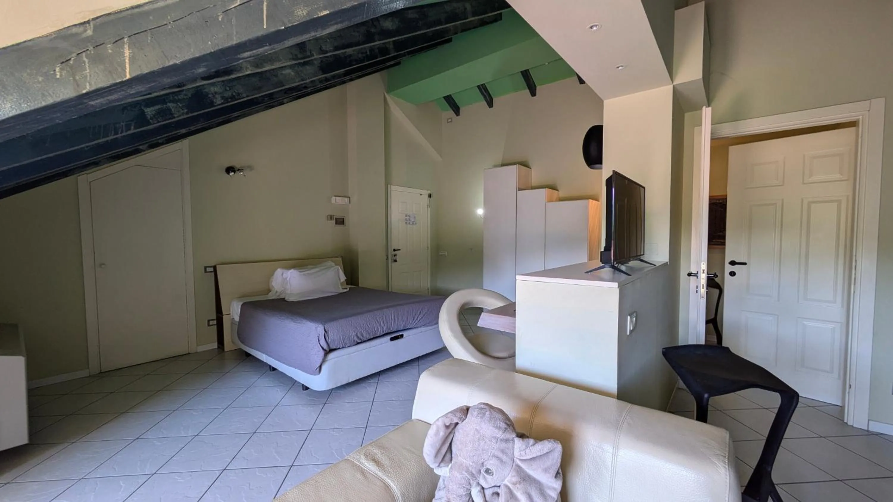 Living room, Bed in hotel garni Santa Caterina