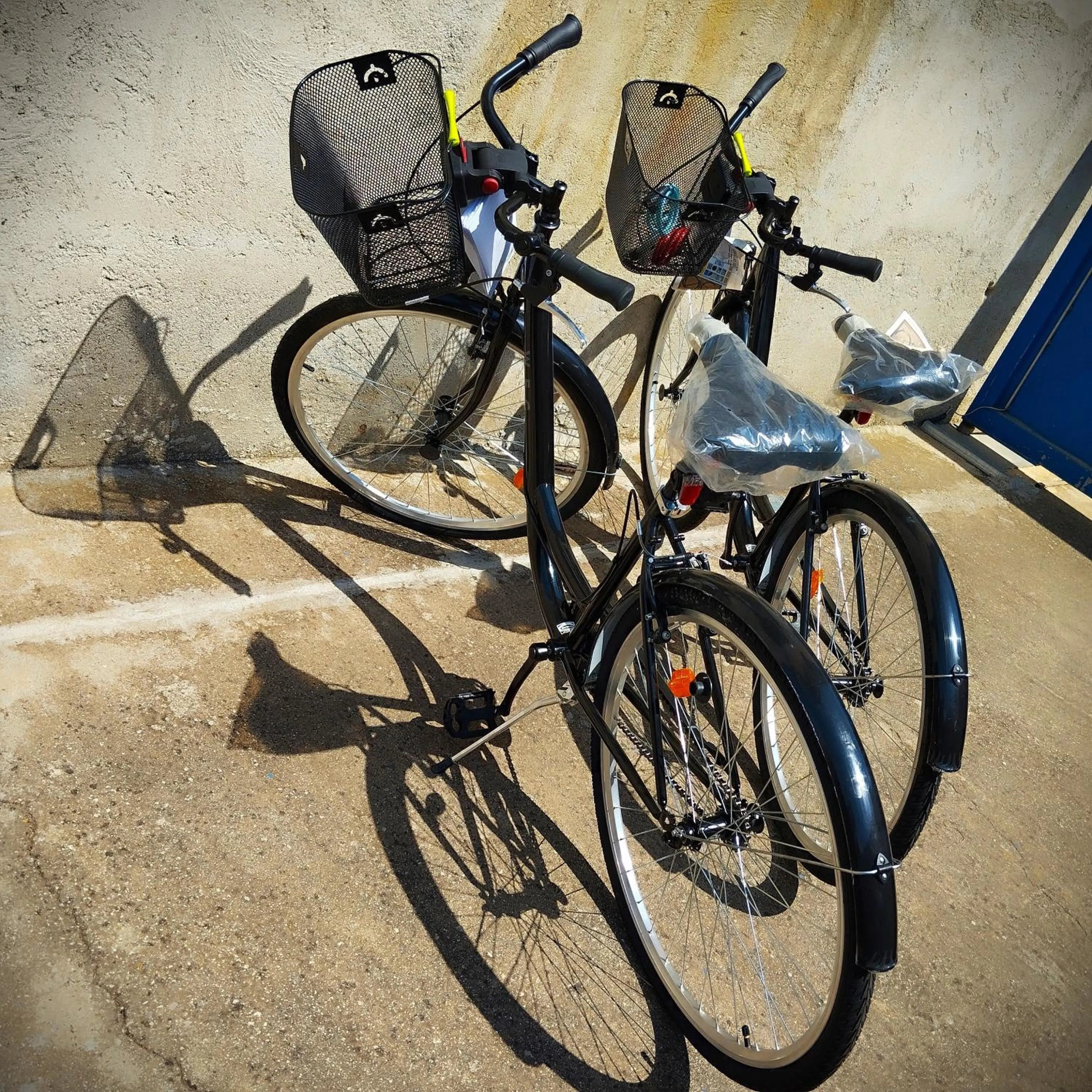 Cycling in CASA VIA ALVARO