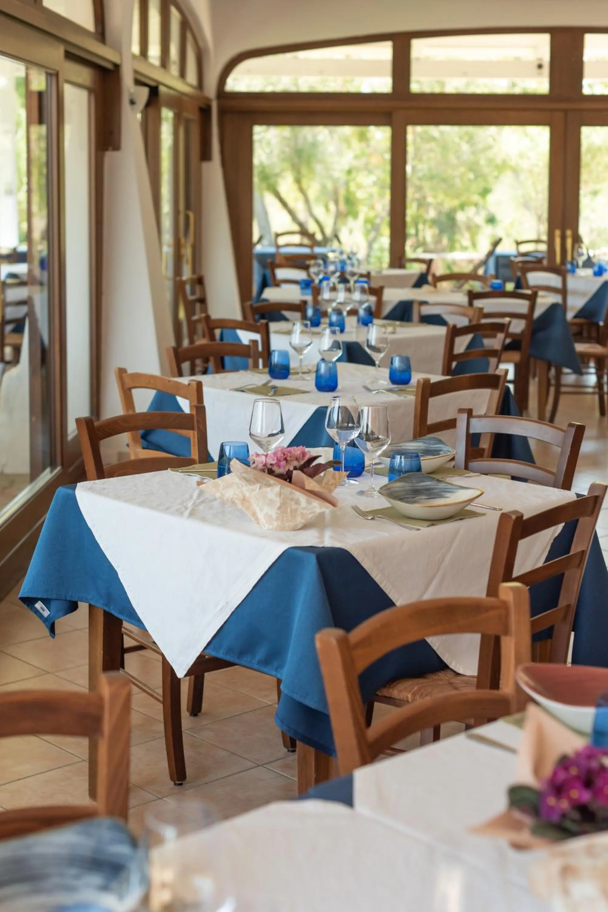 Restaurant/places to eat in Hotel Biderrosa